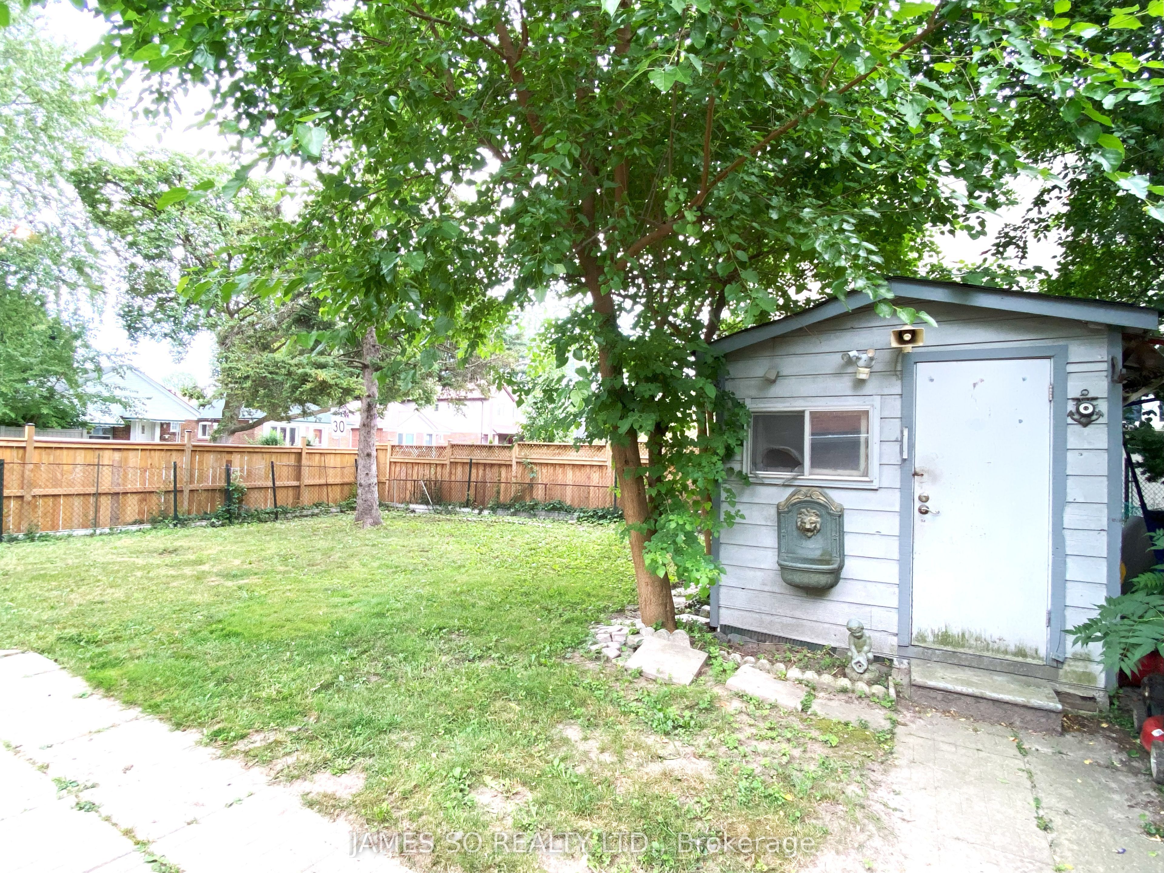 631 O'Connor Drive, Toronto, ON M4C 3A5 photo 3