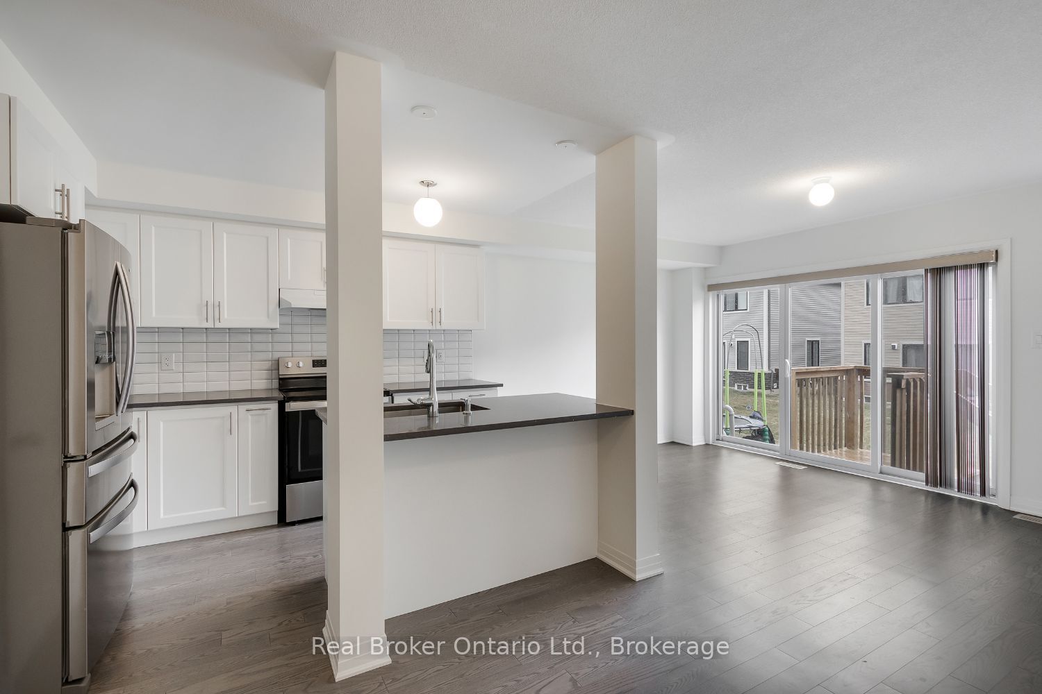 79 Caspian Square 267, Clarington, ON K2V 0R3 photo 4
