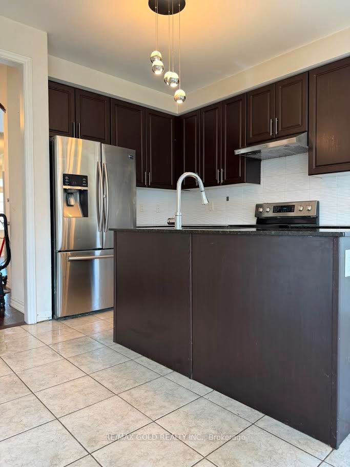 1243 Ronald Inche Drive, Oshawa, ON L1K 0Y5 photo 2