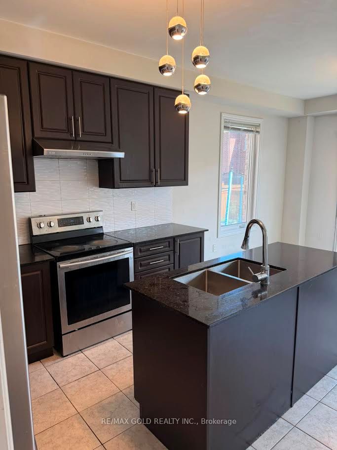 1243 Ronald Inche Drive, Oshawa, ON L1K 0Y5 photo 3