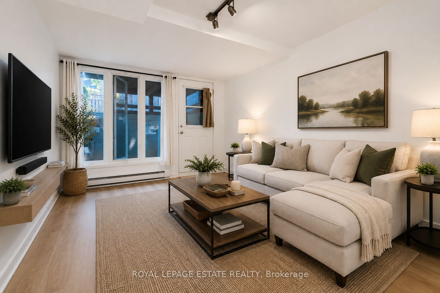 155 Langley Avenue Lower Level, Toronto, ON M4K 1B6 photo 4