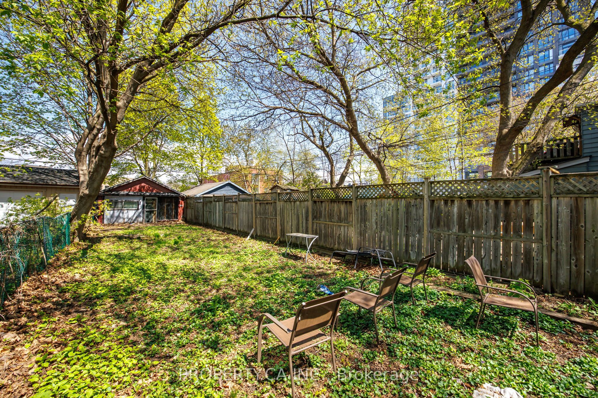 126 Stephenson Avenue, Toronto, ON M4C 1G4 photo 2
