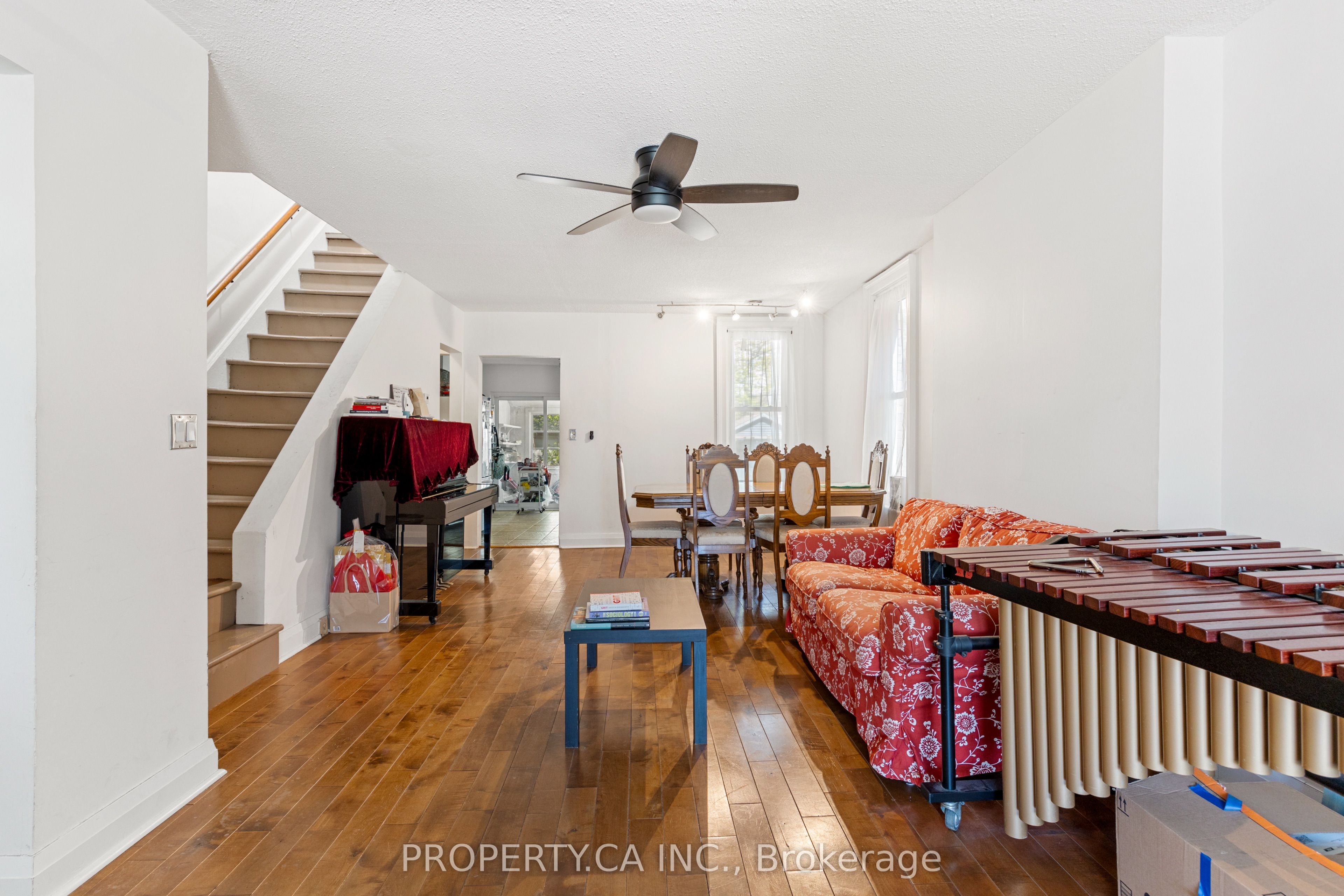 126 Stephenson Avenue, Toronto, ON M4C 1G4 photo 5