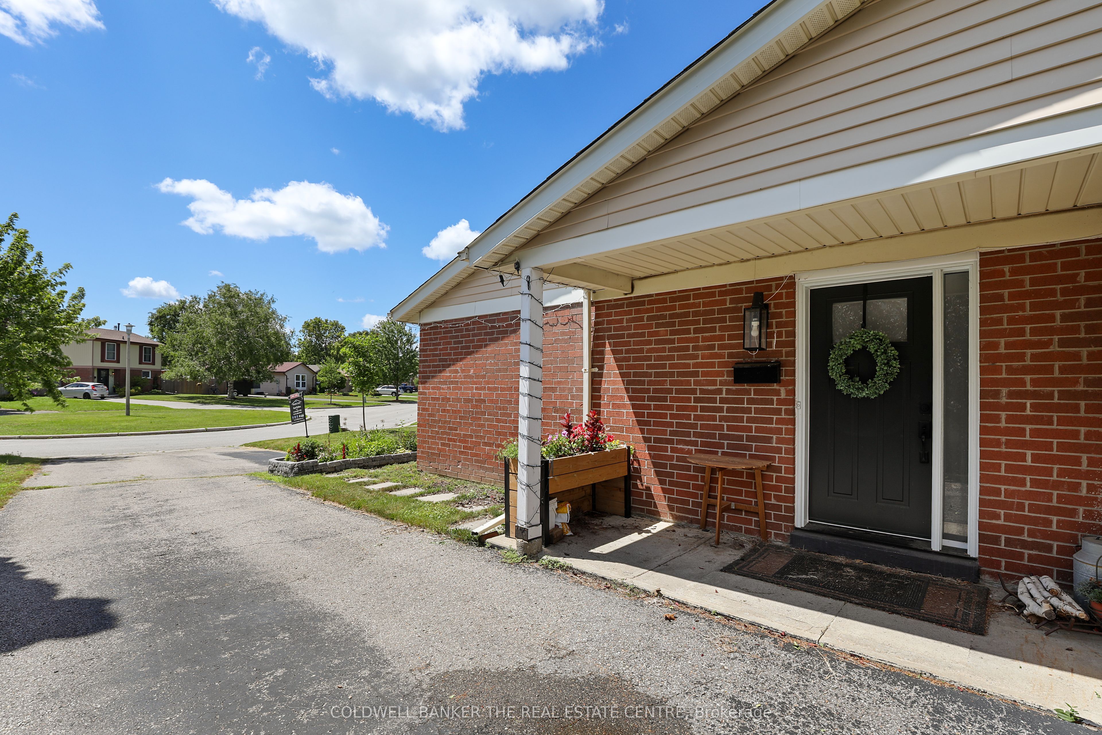 404 Burnley Court, Oshawa, ON L1G 7G6 photo 4