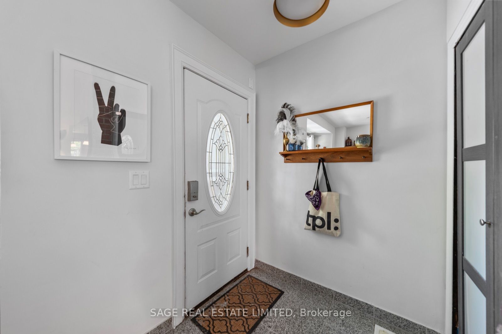 1084 Pape Avenue, Toronto, ON M4K 3W5 photo 2
