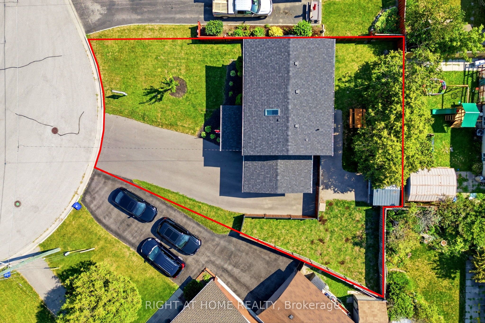 560 Tennyson Avenue, Oshawa, ON L1H 3J8 photo 5
