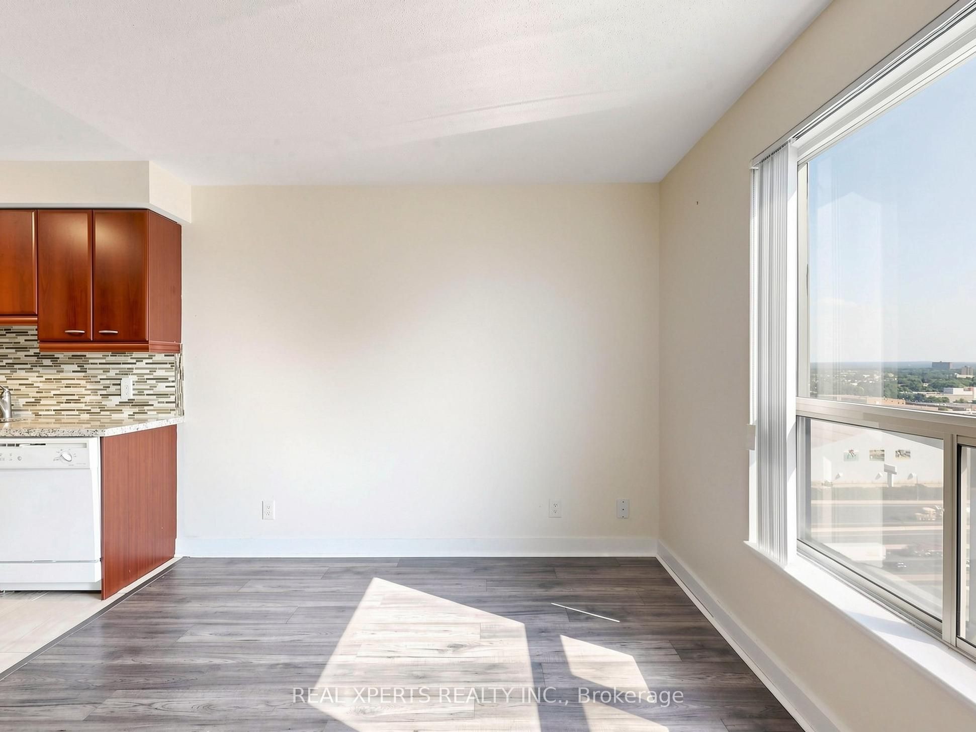 36 Lee Centre Drive 1905, Toronto, ON M1H 3K2 photo 5
