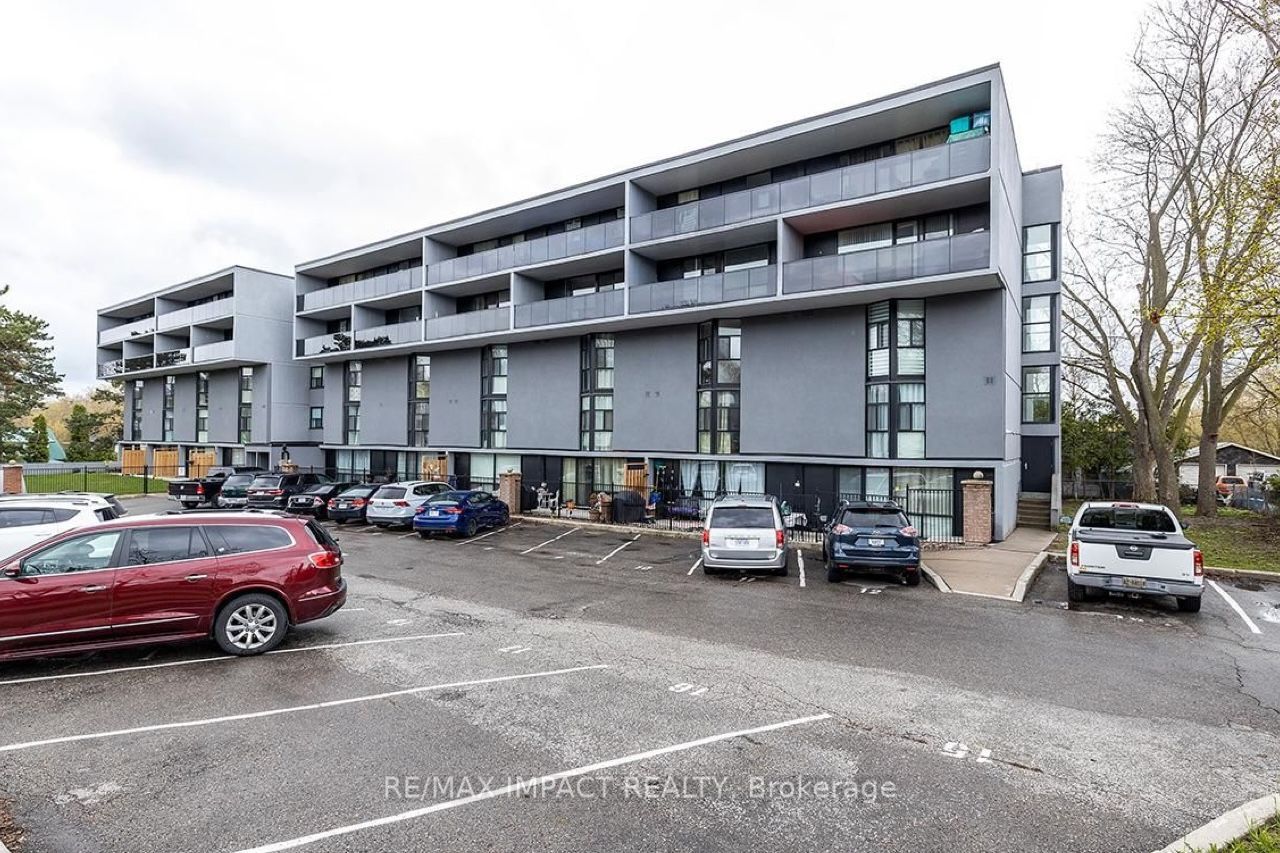 454 Centre Street 108, Oshawa, ON L1H 4C2 photo 4