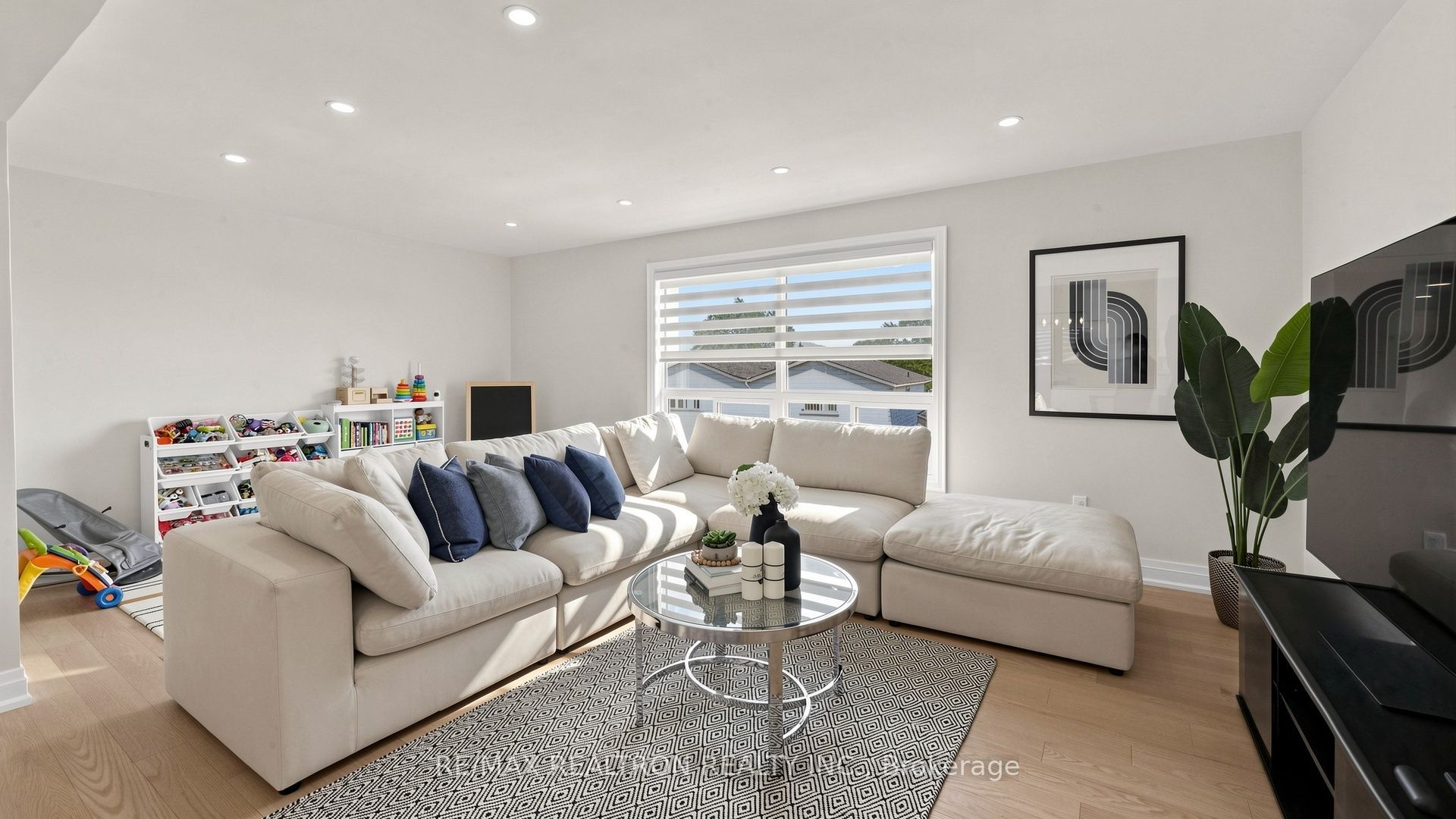 2221 Warden Avenue, Toronto, ON M1T 1V5 photo 3