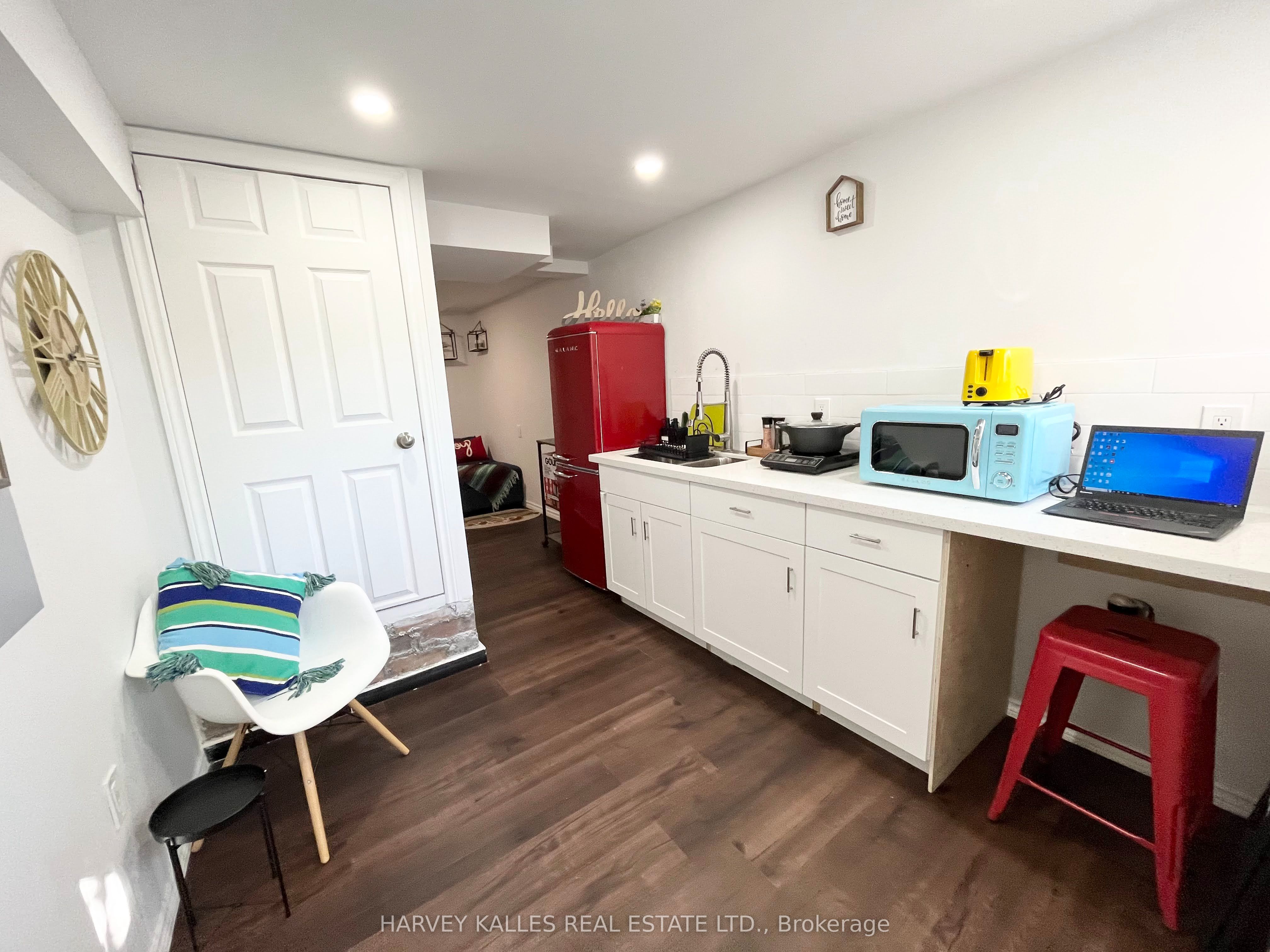 26 Leyton Avenue Lower, Toronto, ON M1L 3T4