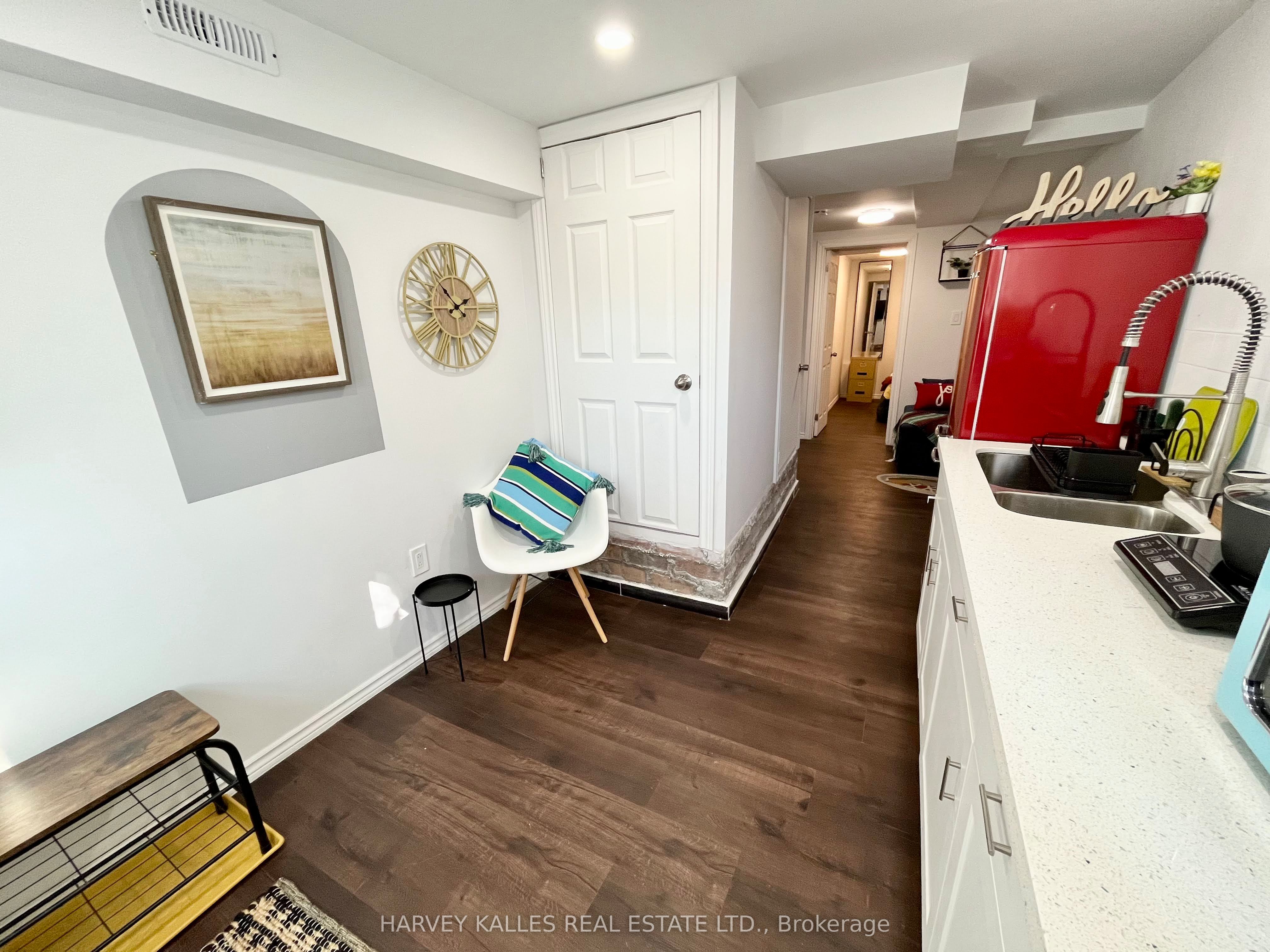 26 Leyton Avenue Lower, Toronto, ON M1L 3T4 photo 2