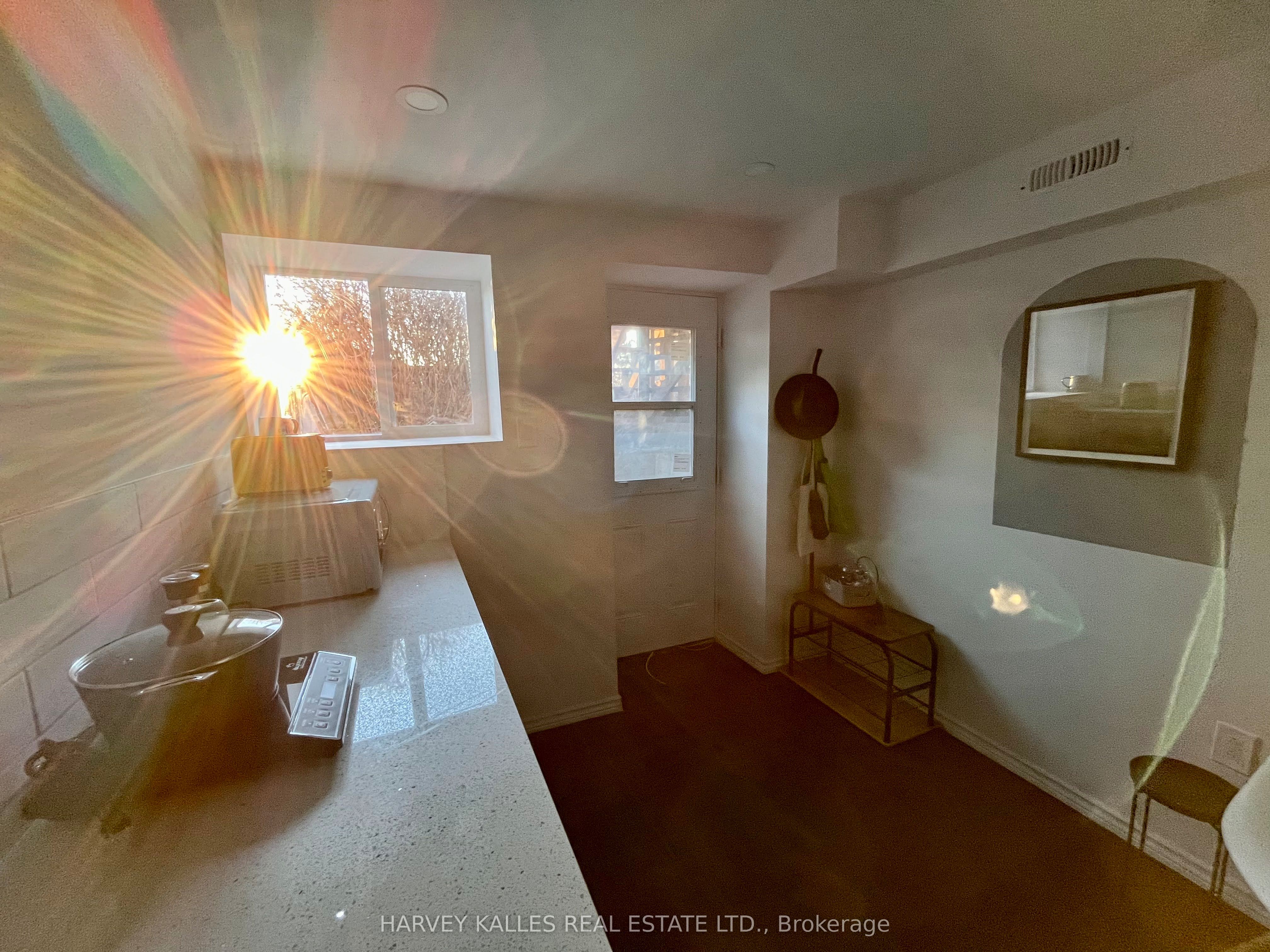 26 Leyton Avenue Lower, Toronto, ON M1L 3T4 photo 4