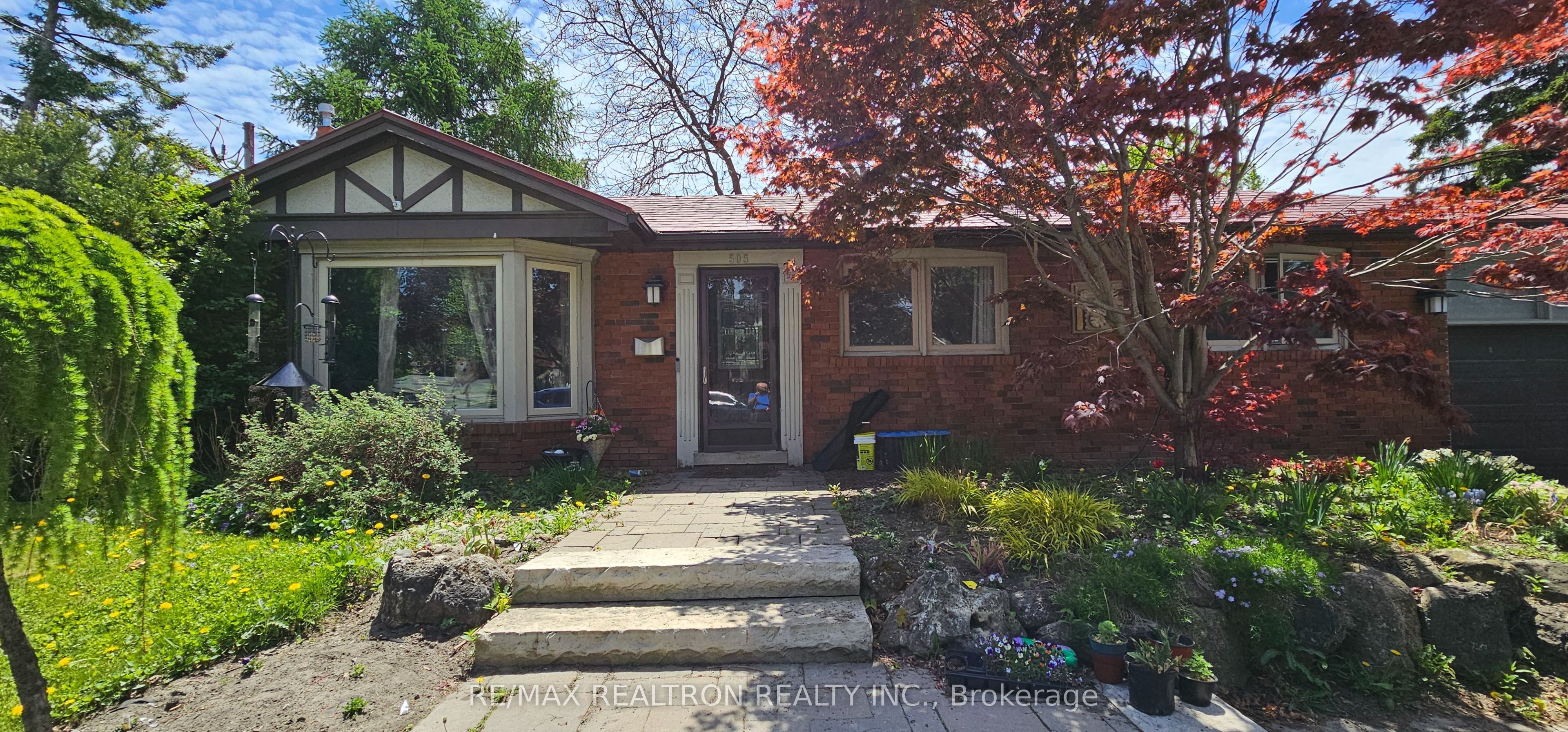 505 Colborne Street E, Whitby, ON L1N 1W6