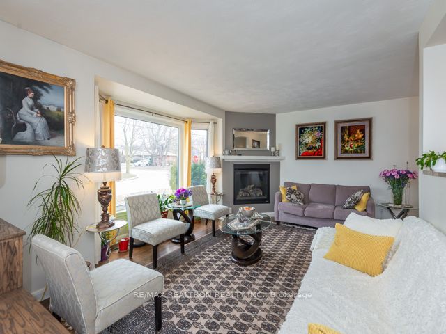 505 Colborne Street E, Whitby, ON L1N 1W6 photo 3