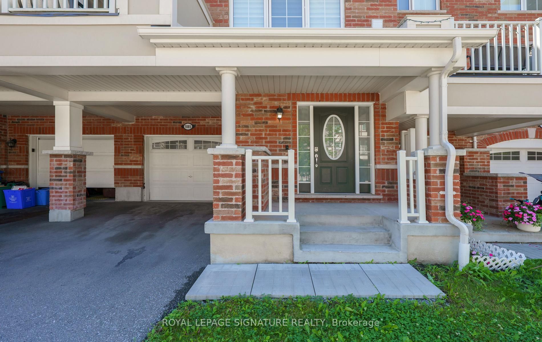 1085 Silk Street, Pickering, ON L1X 0B8 photo 3
