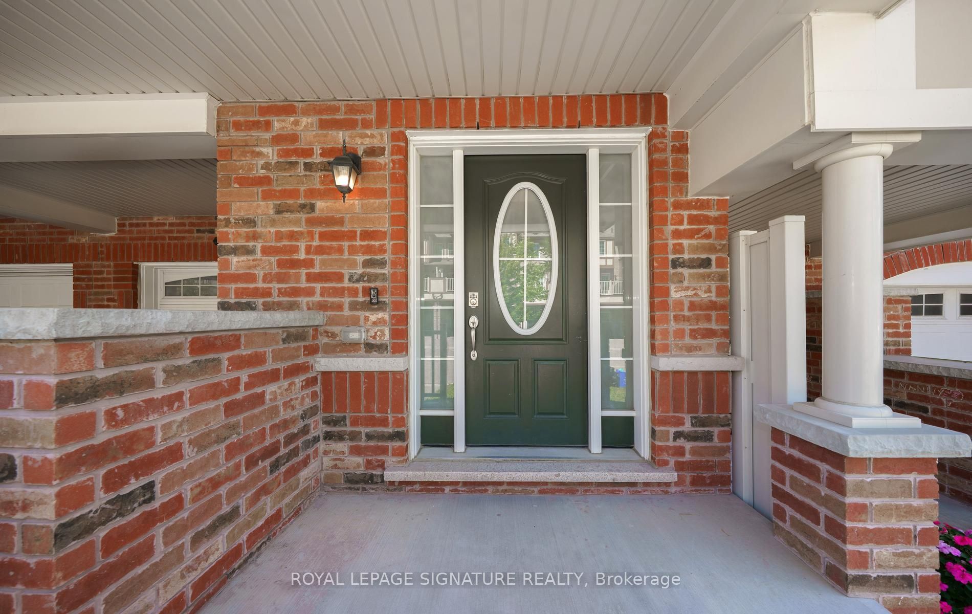 1085 Silk Street, Pickering, ON L1X 0B8 photo 4