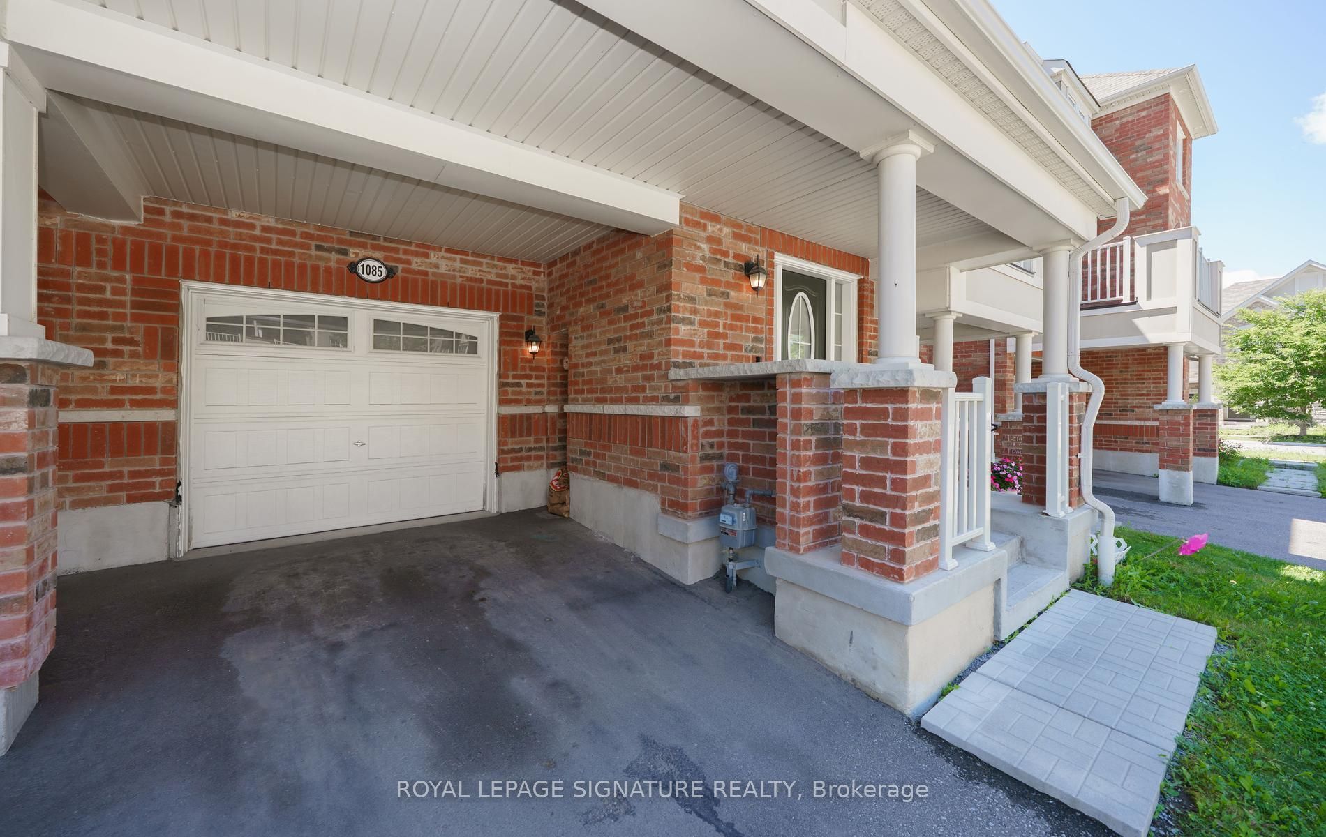 1085 Silk Street, Pickering, ON L1X 0B8 photo 5