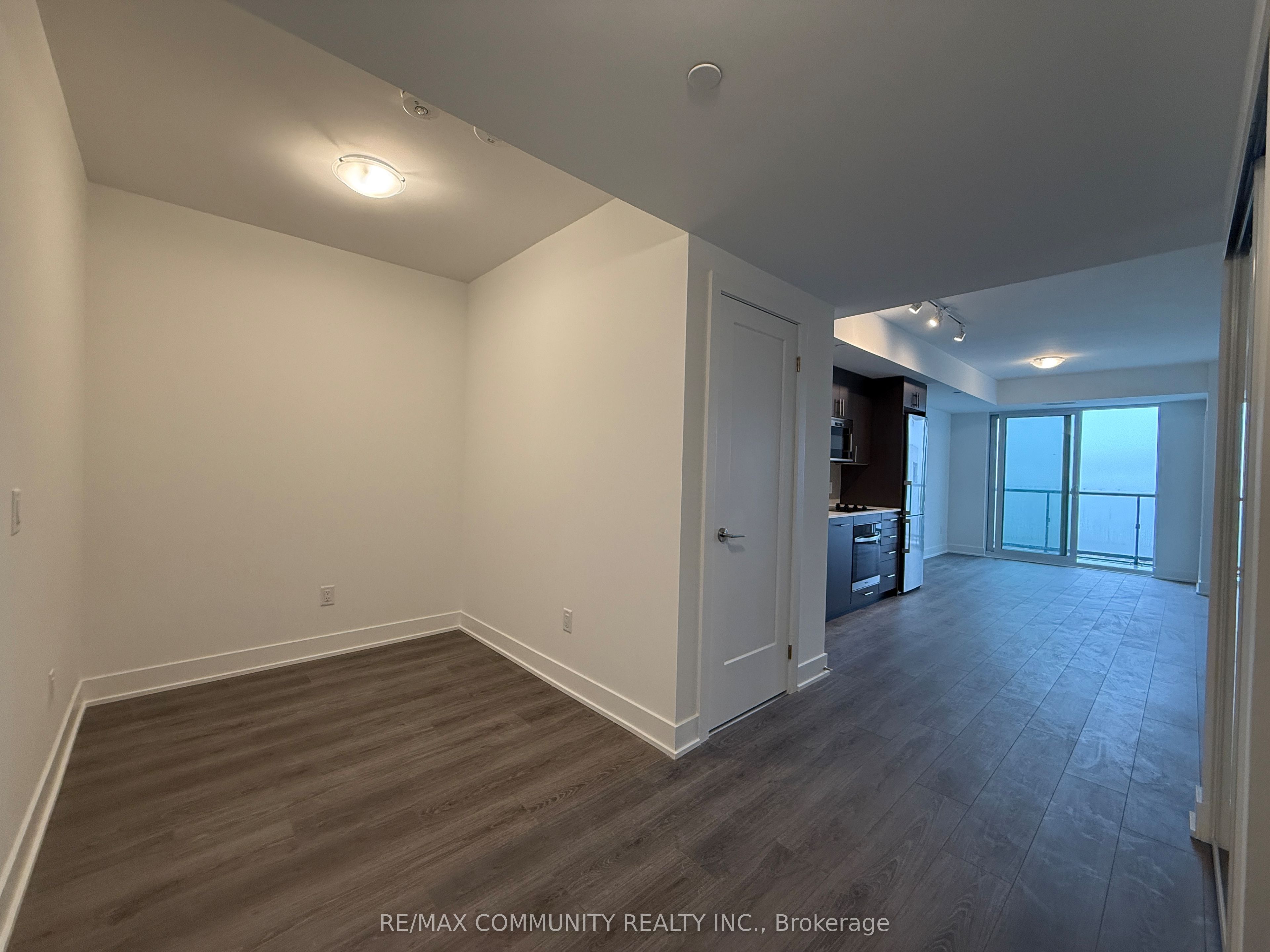 2545 Simcoe Street N 2611, Oshawa, ON L1L 0W3 photo 3