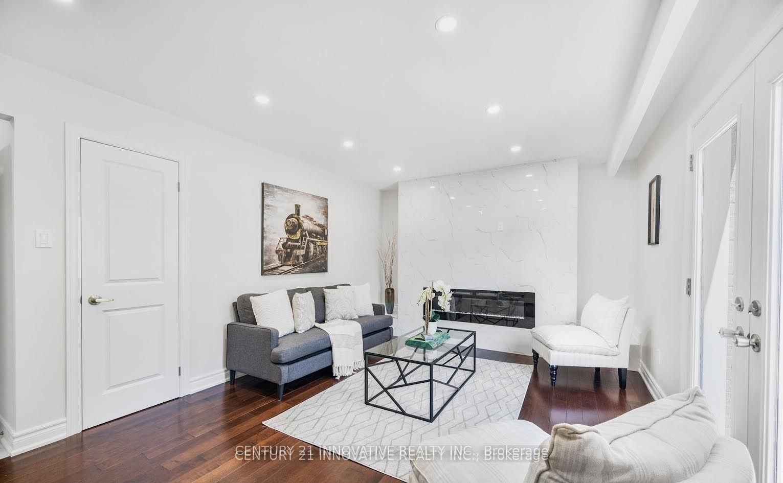 17 Chopin Court, Whitby, ON L1N 6C5 photo 3