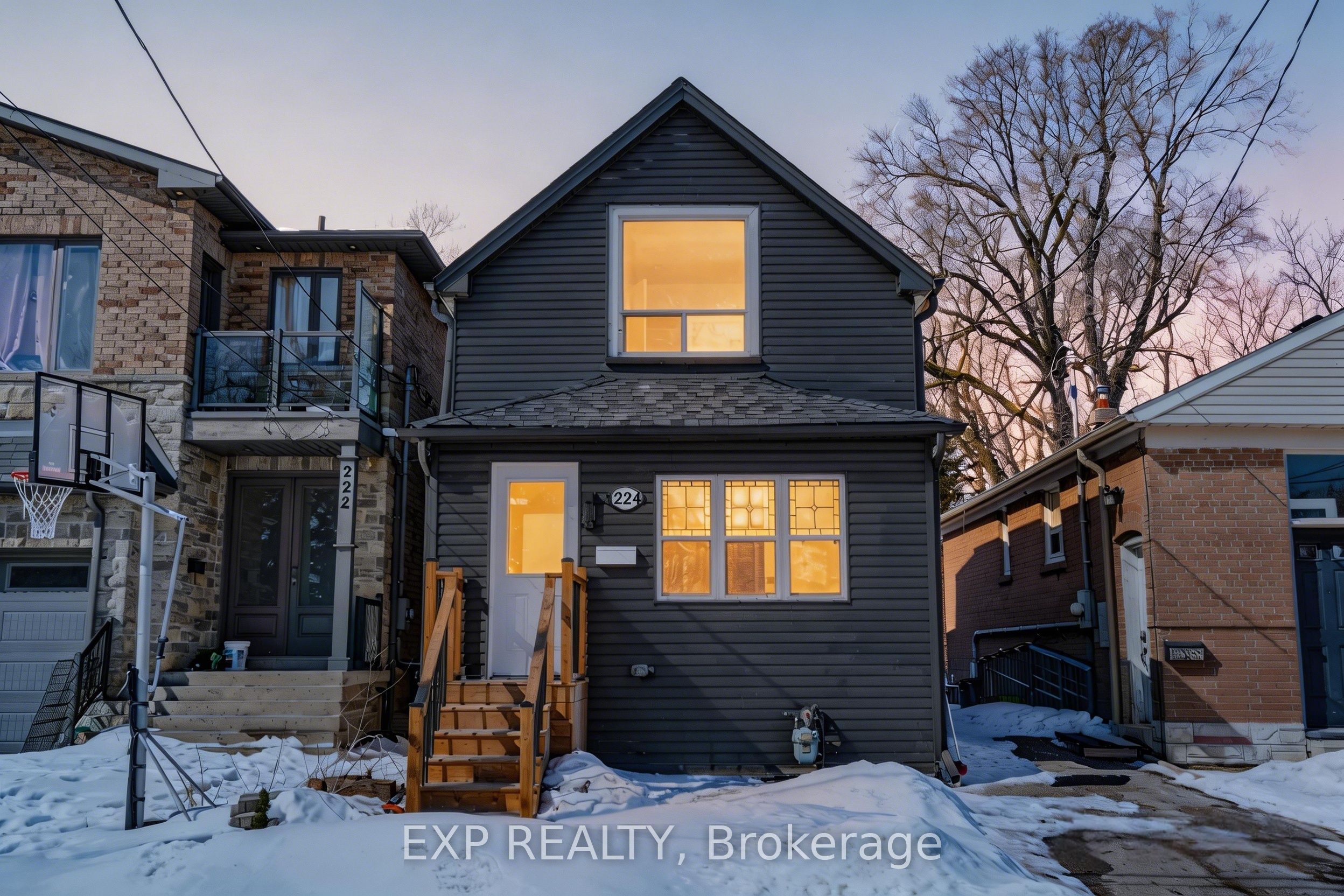 224 Aylesworth Avenue, Toronto, ON M1N 2J6