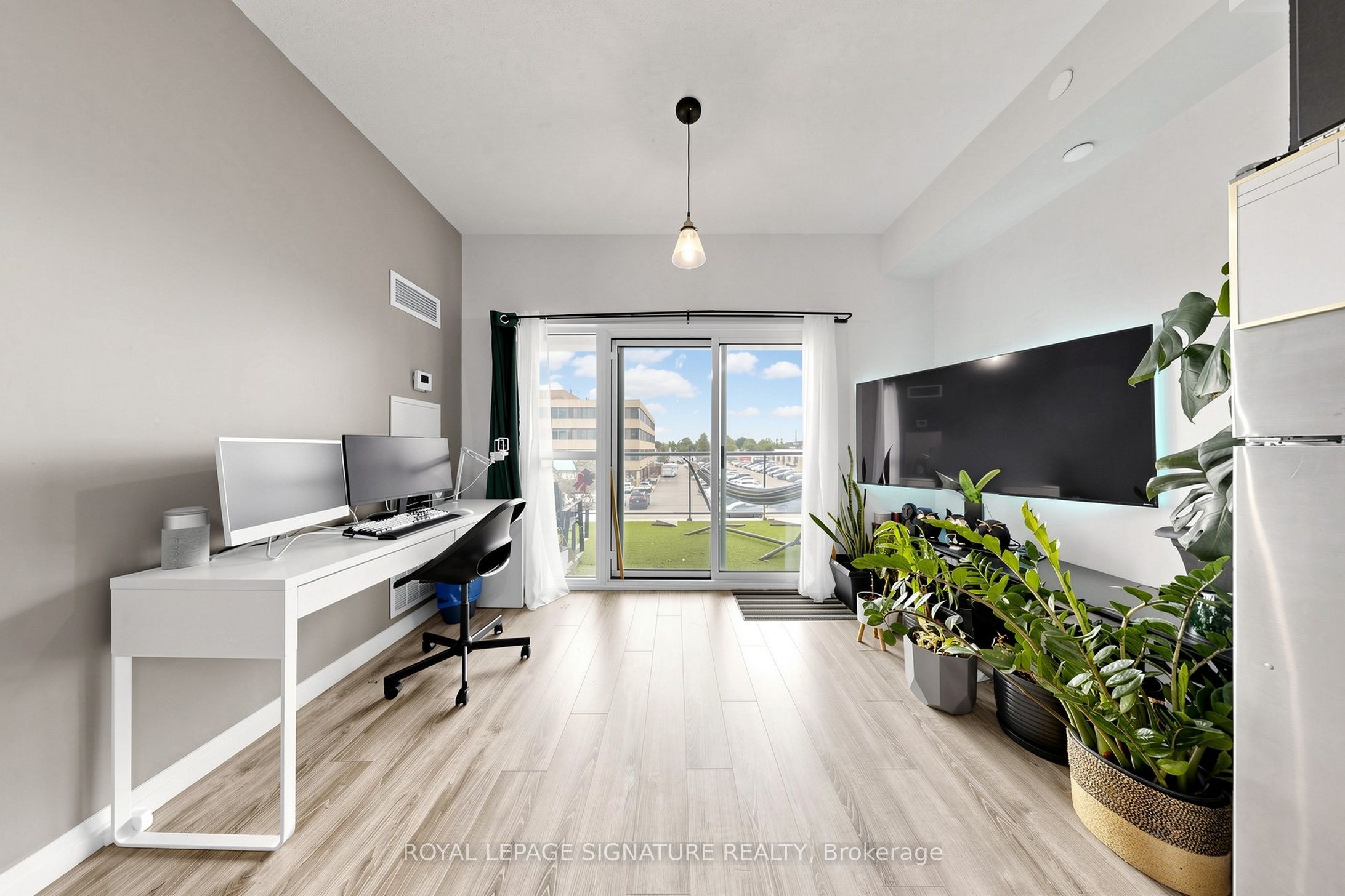 2150 Lawrence Avenue E 208, Toronto, ON M1R 3A7 photo 5