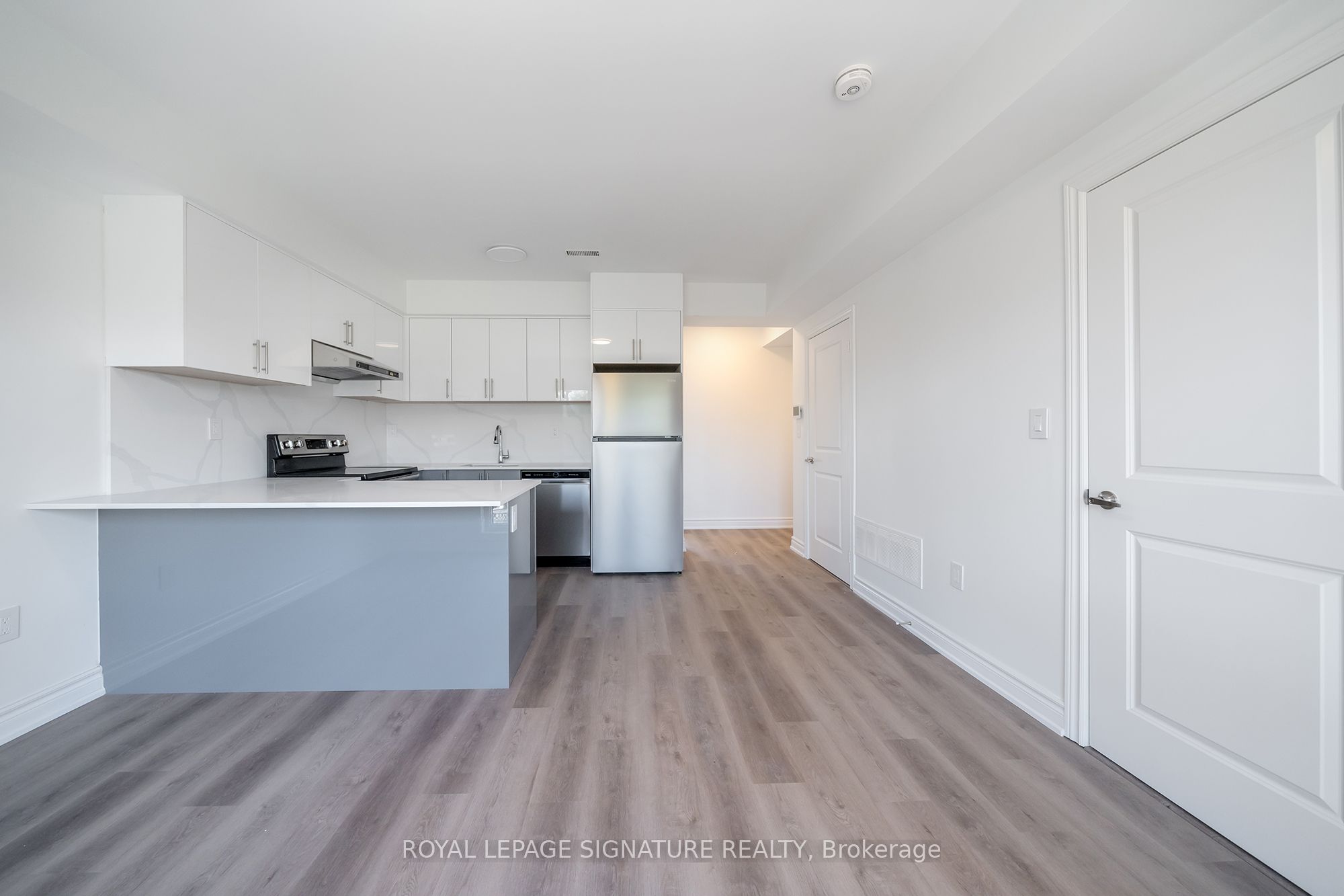 2052 Pharmacy Avenue 3, Toronto, ON M1T 1H8 photo 3