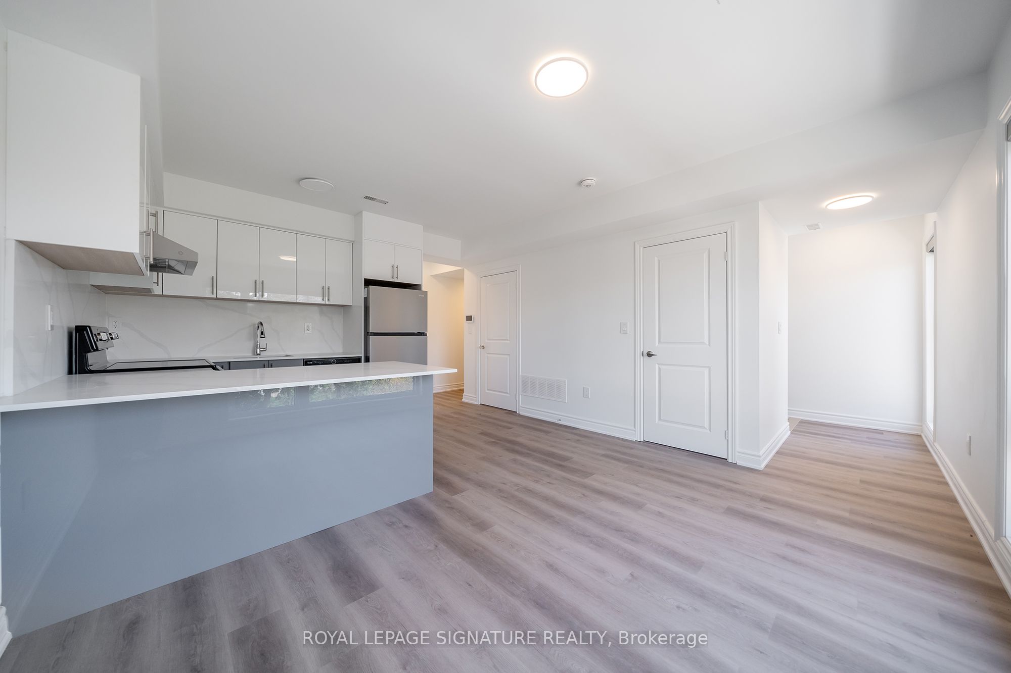 2052 Pharmacy Avenue 3, Toronto, ON M1T 1H8 photo 4