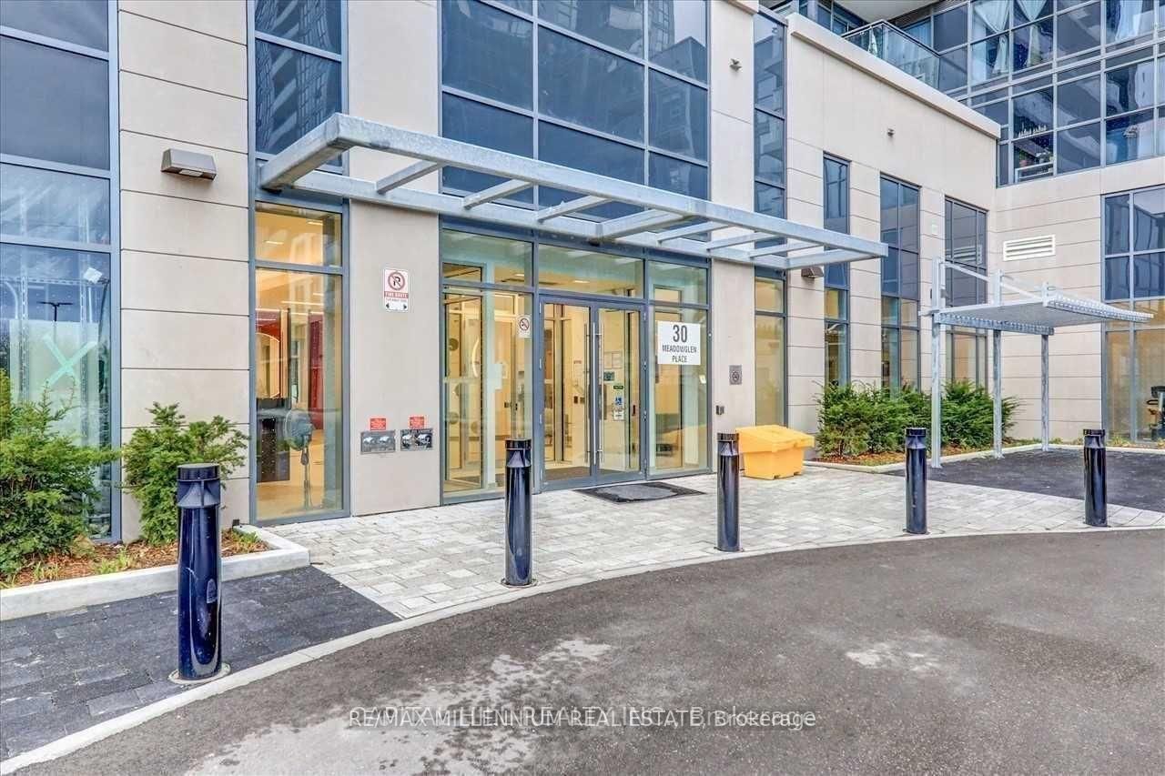 30 Meadowglen Place 214, Toronto, ON M1G 0A6 photo 2