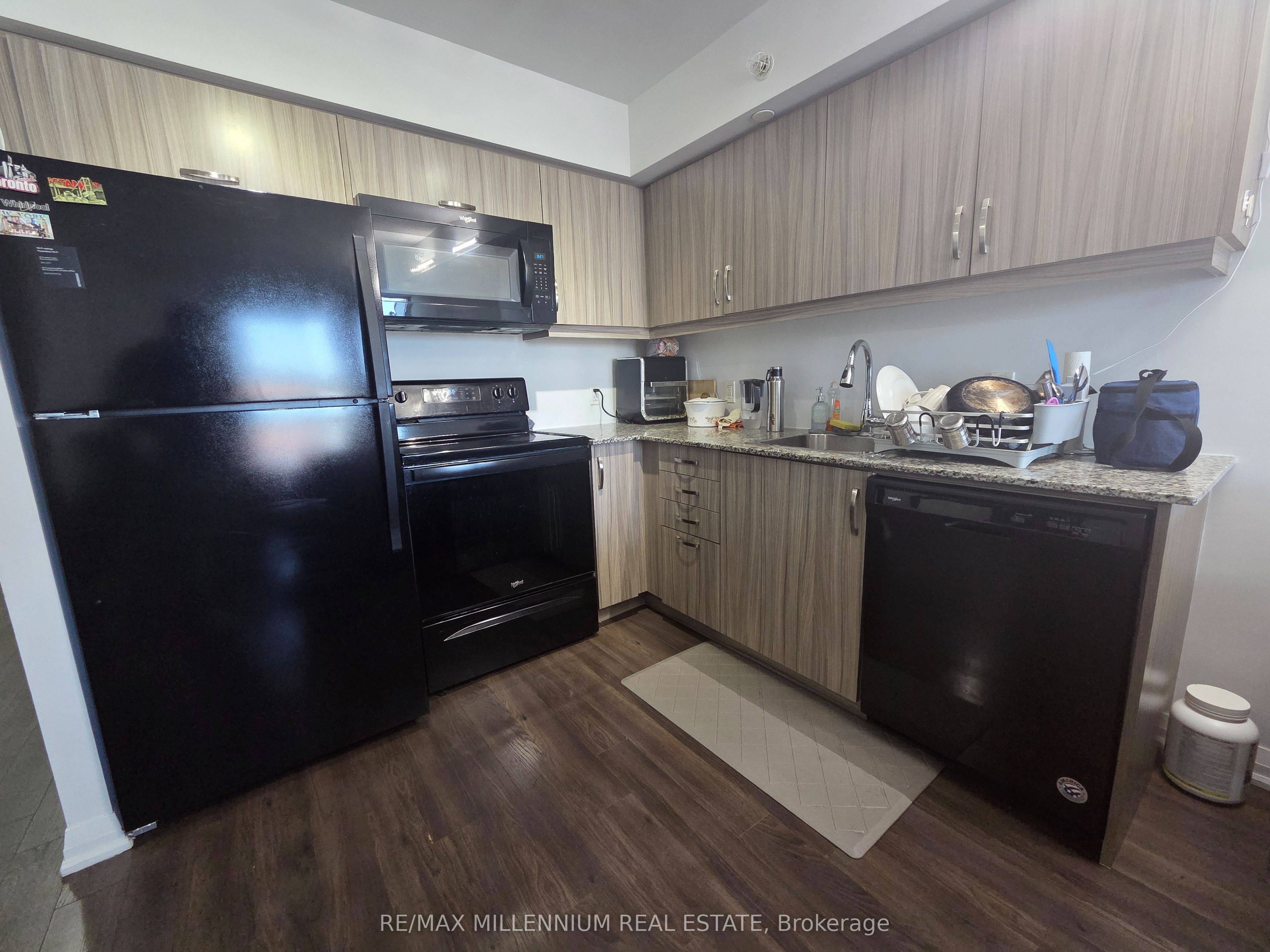 30 Meadowglen Place 214, Toronto, ON M1G 0A6 photo 3