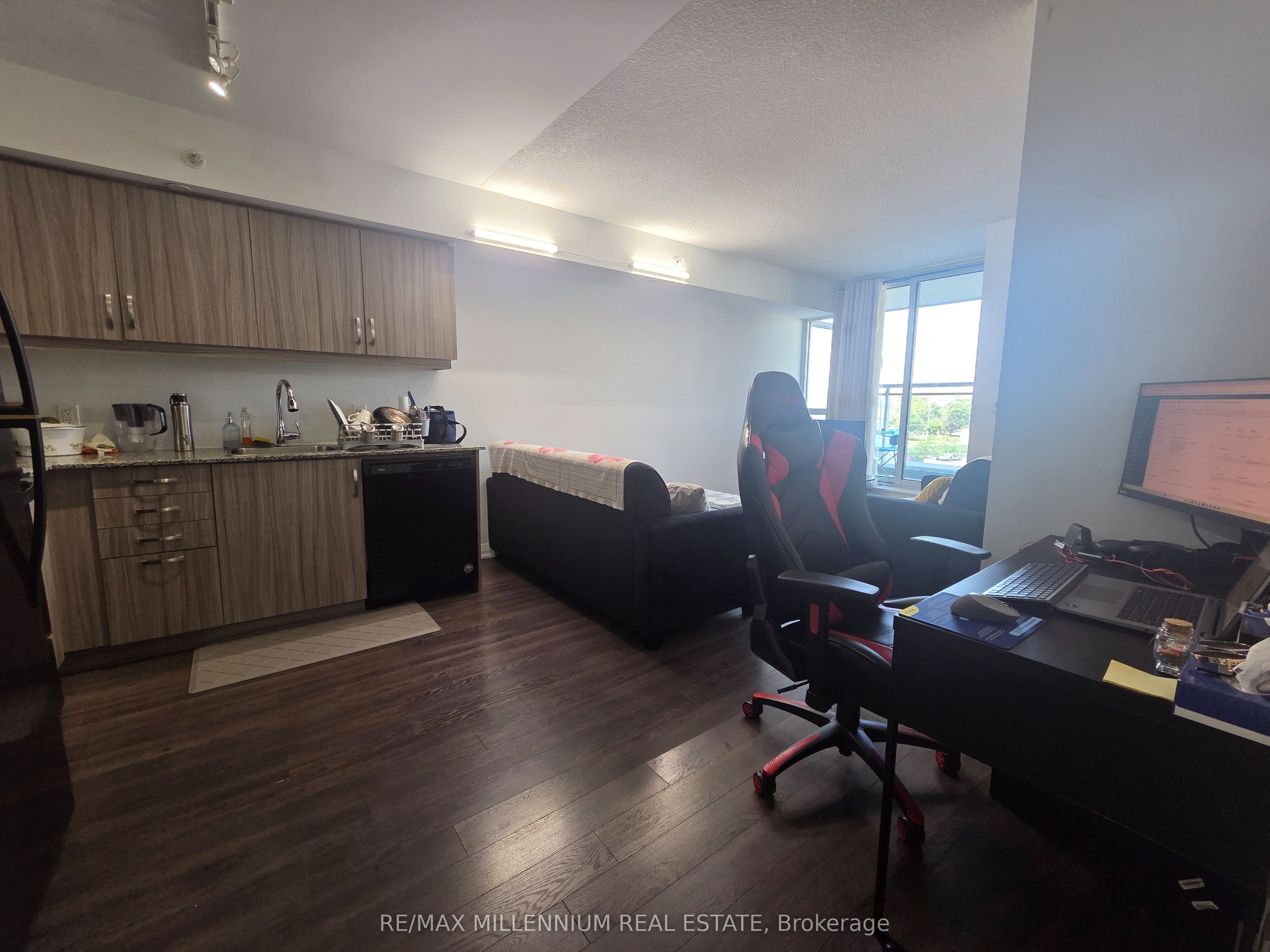 30 Meadowglen Place 214, Toronto, ON M1G 0A6 photo 4