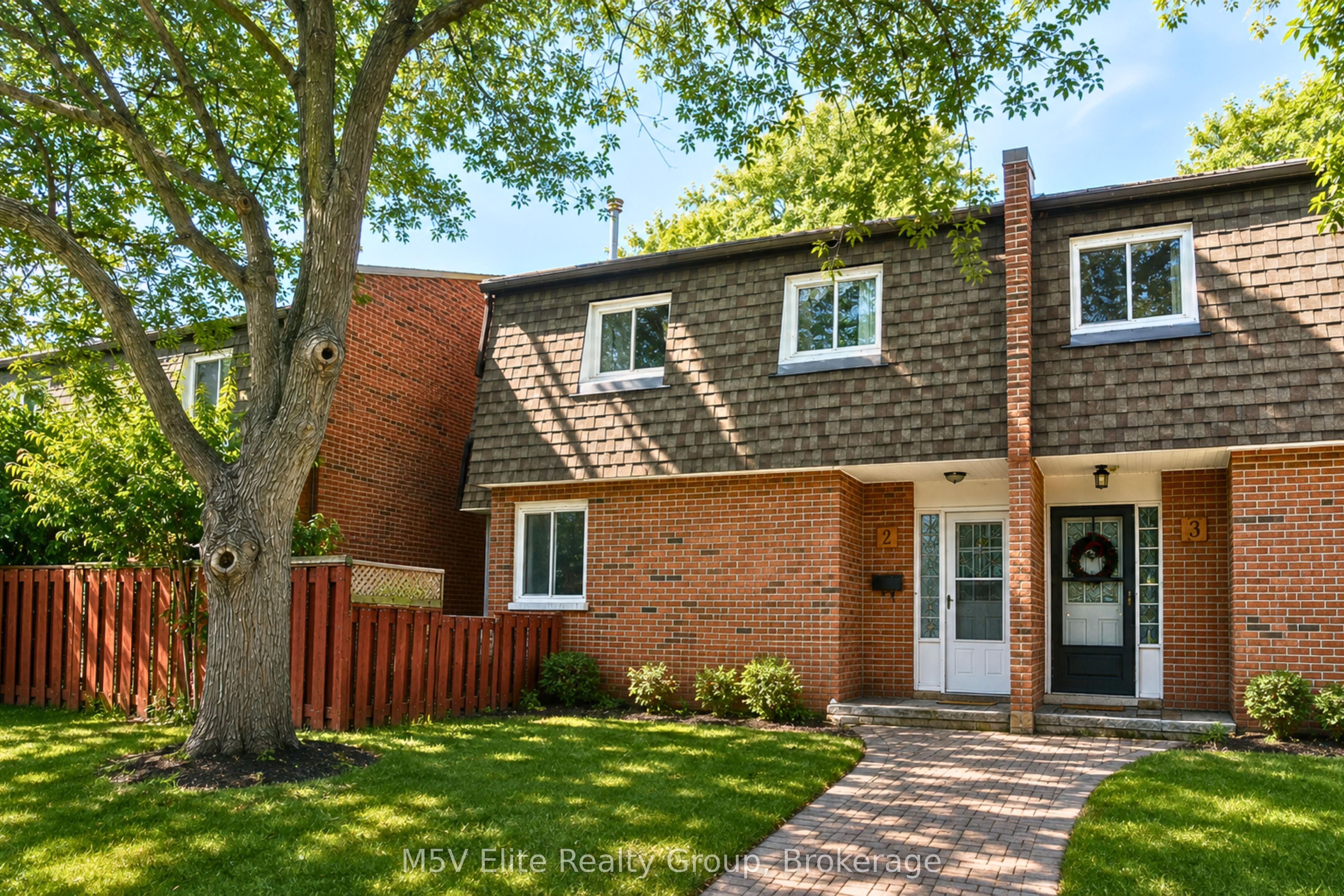 105 Dovedale Drive 2, Whitby, ON L1N 1Z7