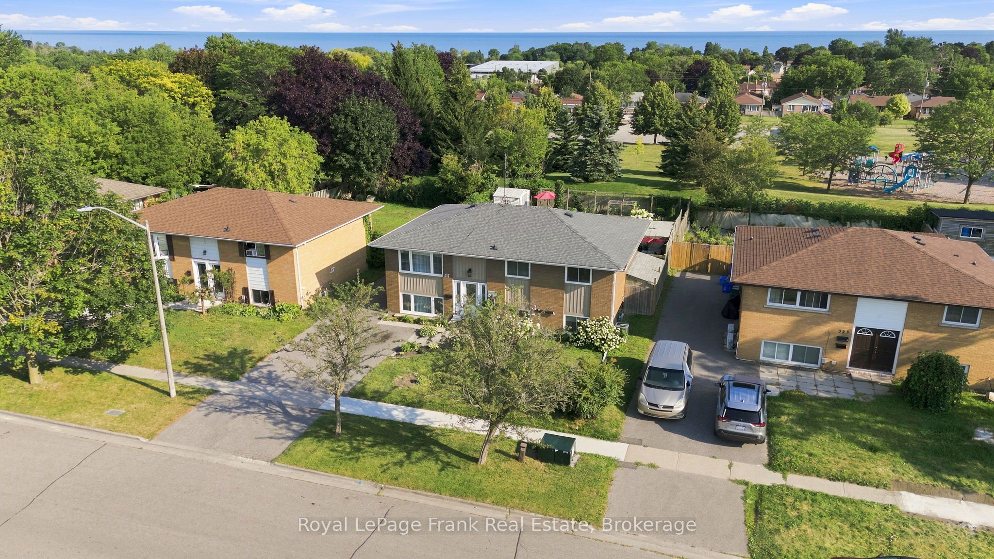 317 Dwight Avenue, Oshawa, ON L1J 1K8 photo 2