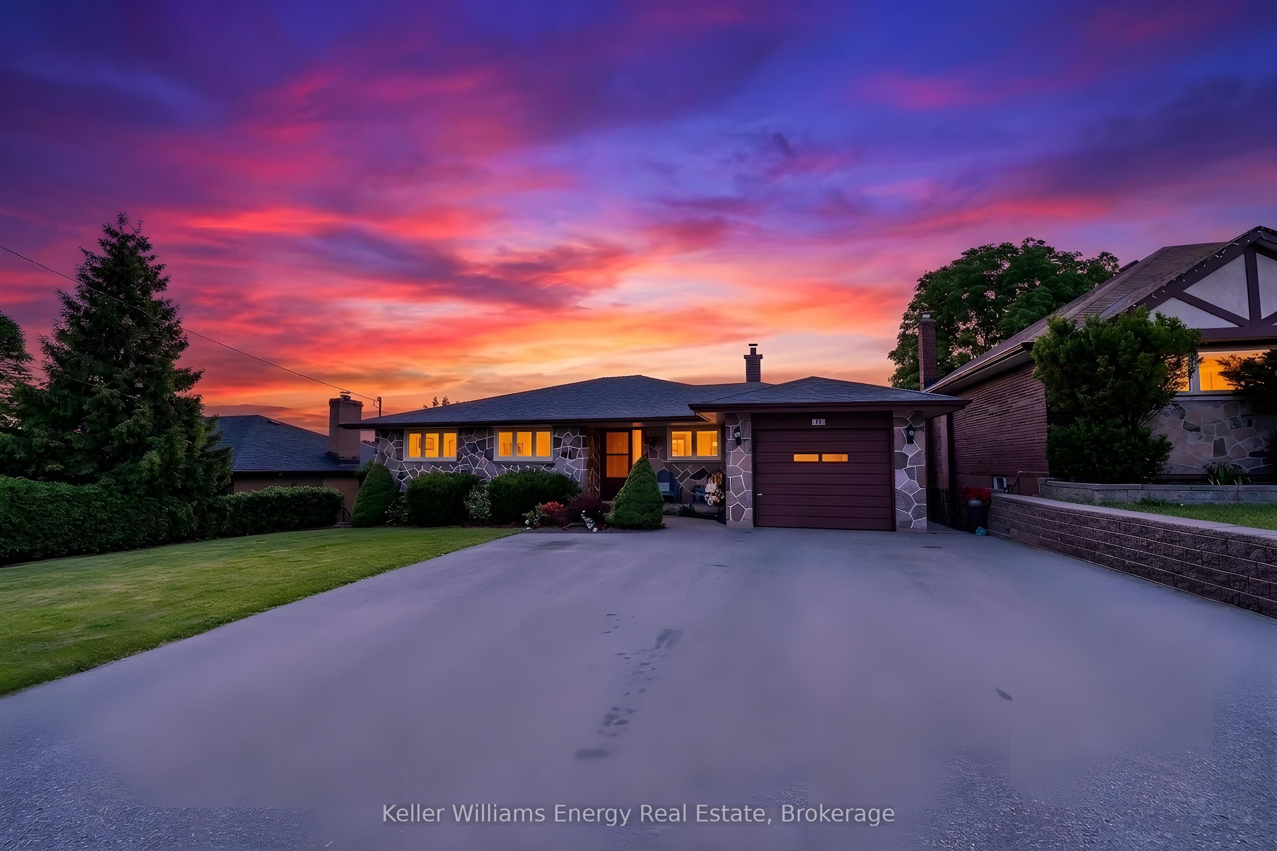 94 Grandview Street S, Oshawa, ON L1H 7C4
