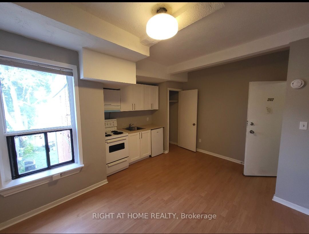 27 Hamilton Street #202, Toronto, ON M4M 2C6 photo 3