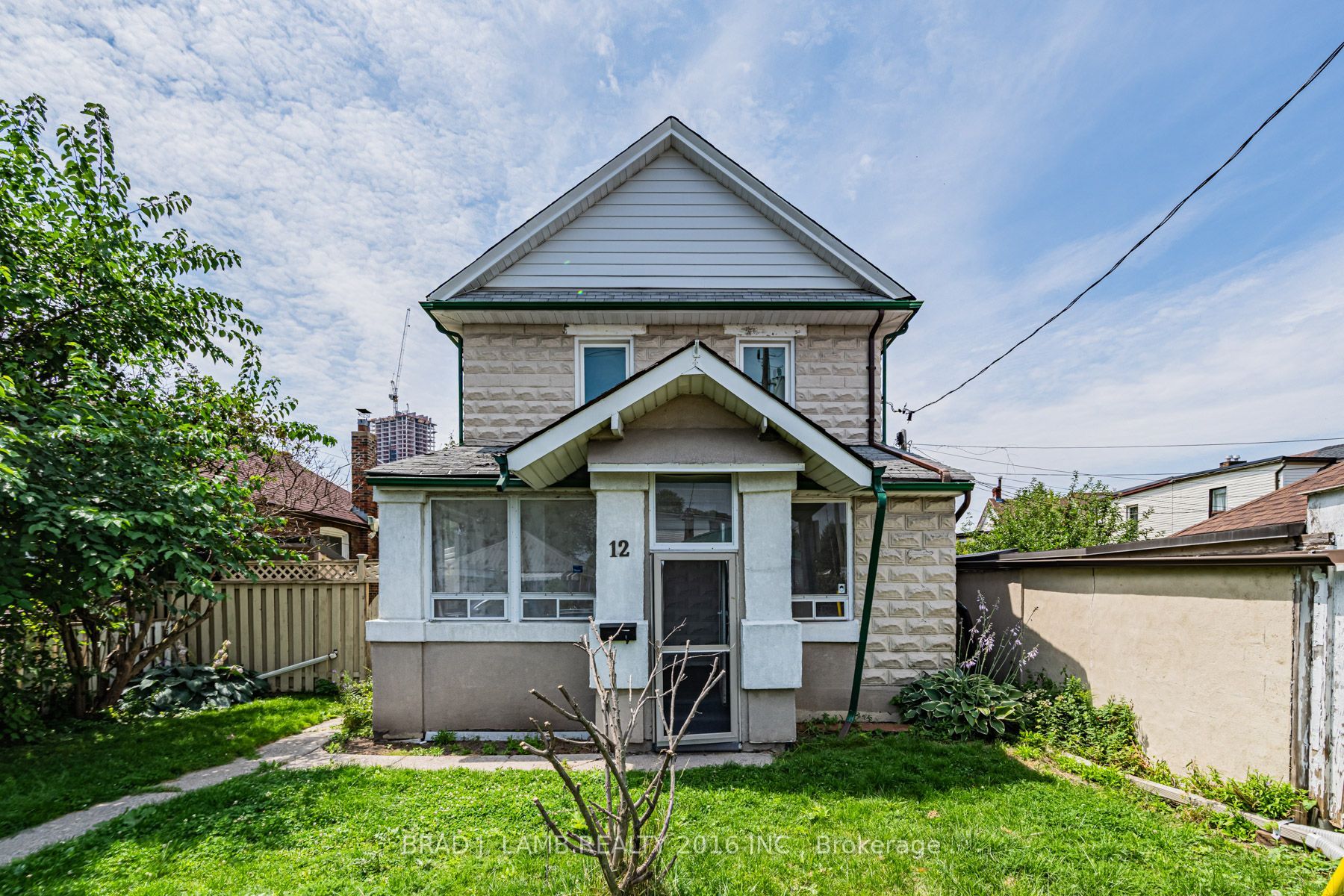 12 Sibley Avenue Main and Upper, Toronto, ON M4C 5E7