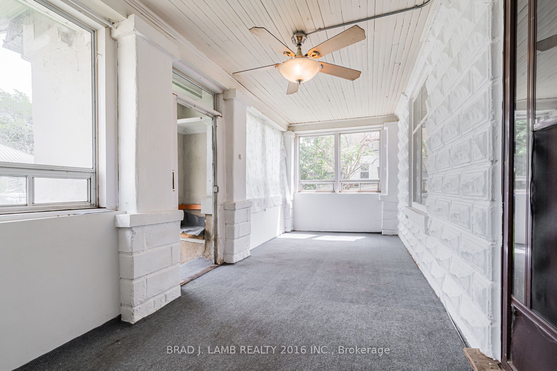 12 Sibley Avenue Main and Upper, Toronto, ON M4C 5E7 photo 4