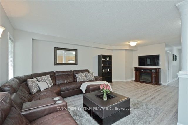 64 Melody Drive, Whitby, ON L1M 1K2 photo 5