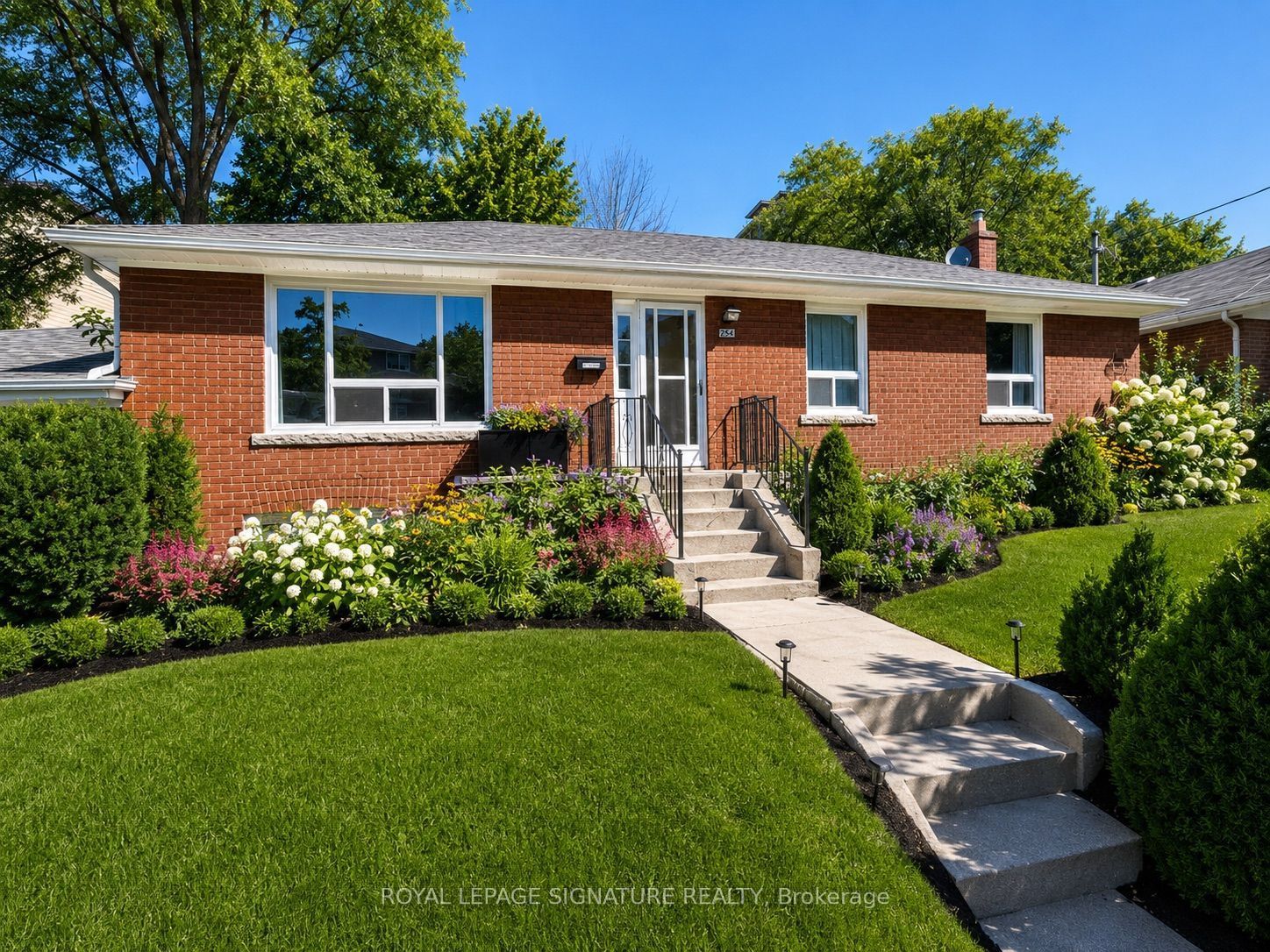 256 Ferris Road, Toronto, ON M4B 1H6 photo 3