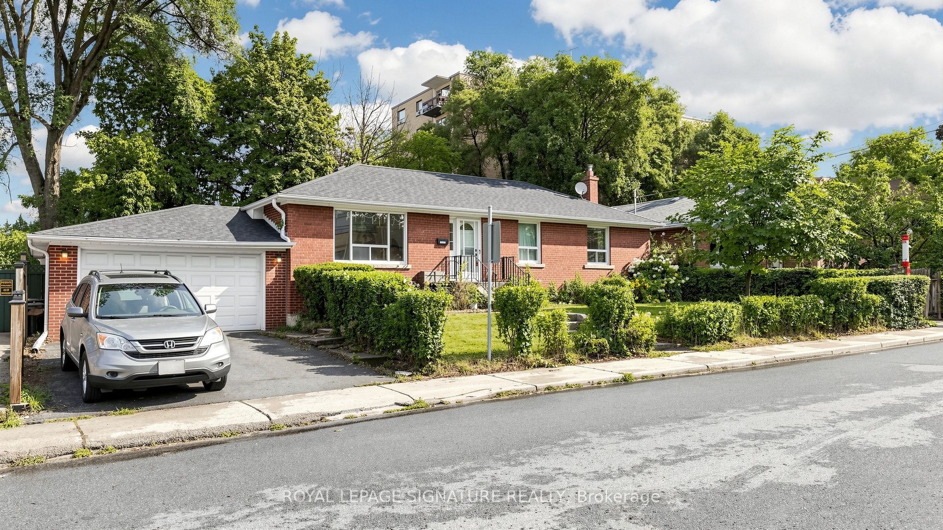 256 Ferris Road, Toronto, ON M4B 1H6 photo 4