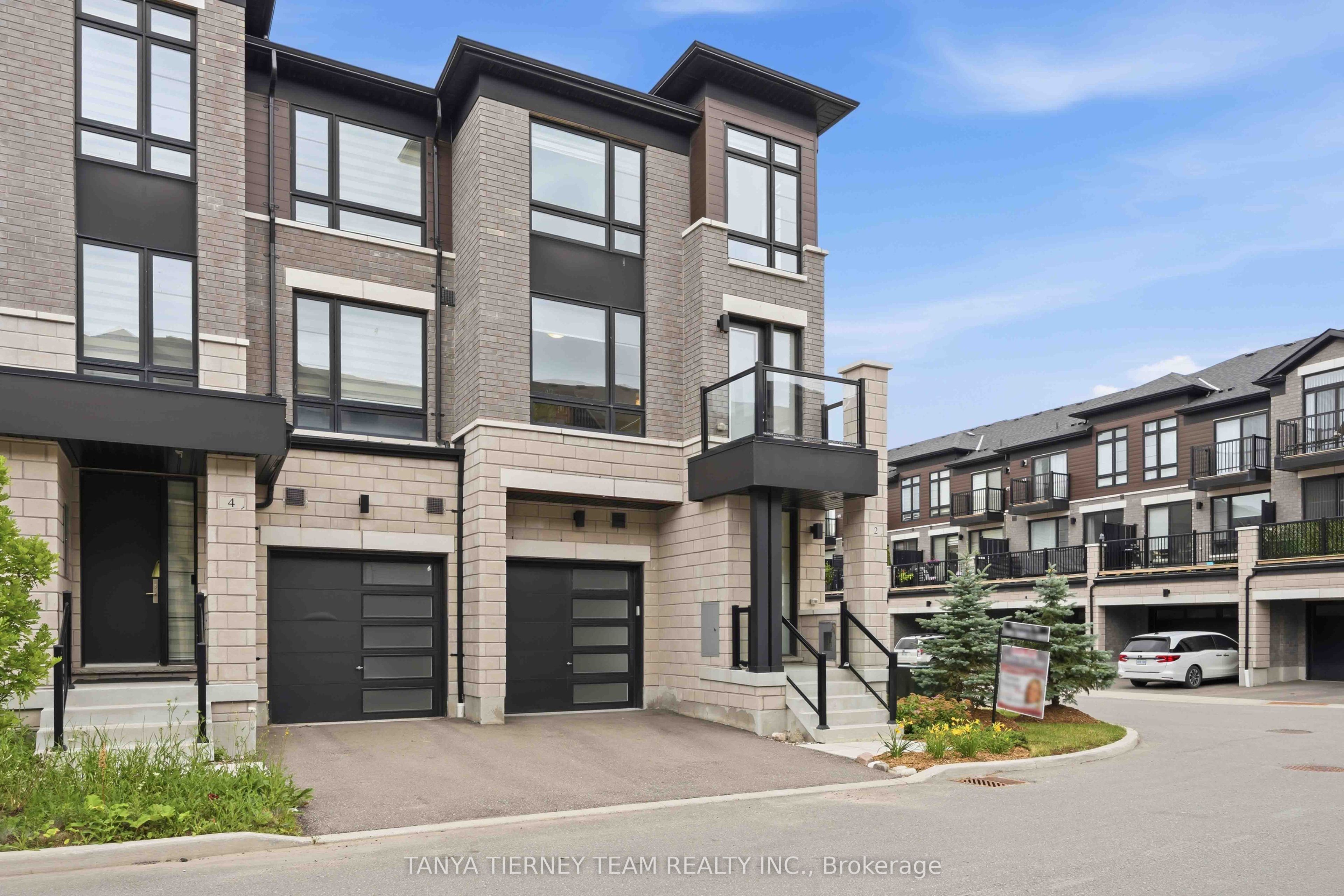 2 Lake Trail Way, Whitby, ON L1M 0E5 photo 3