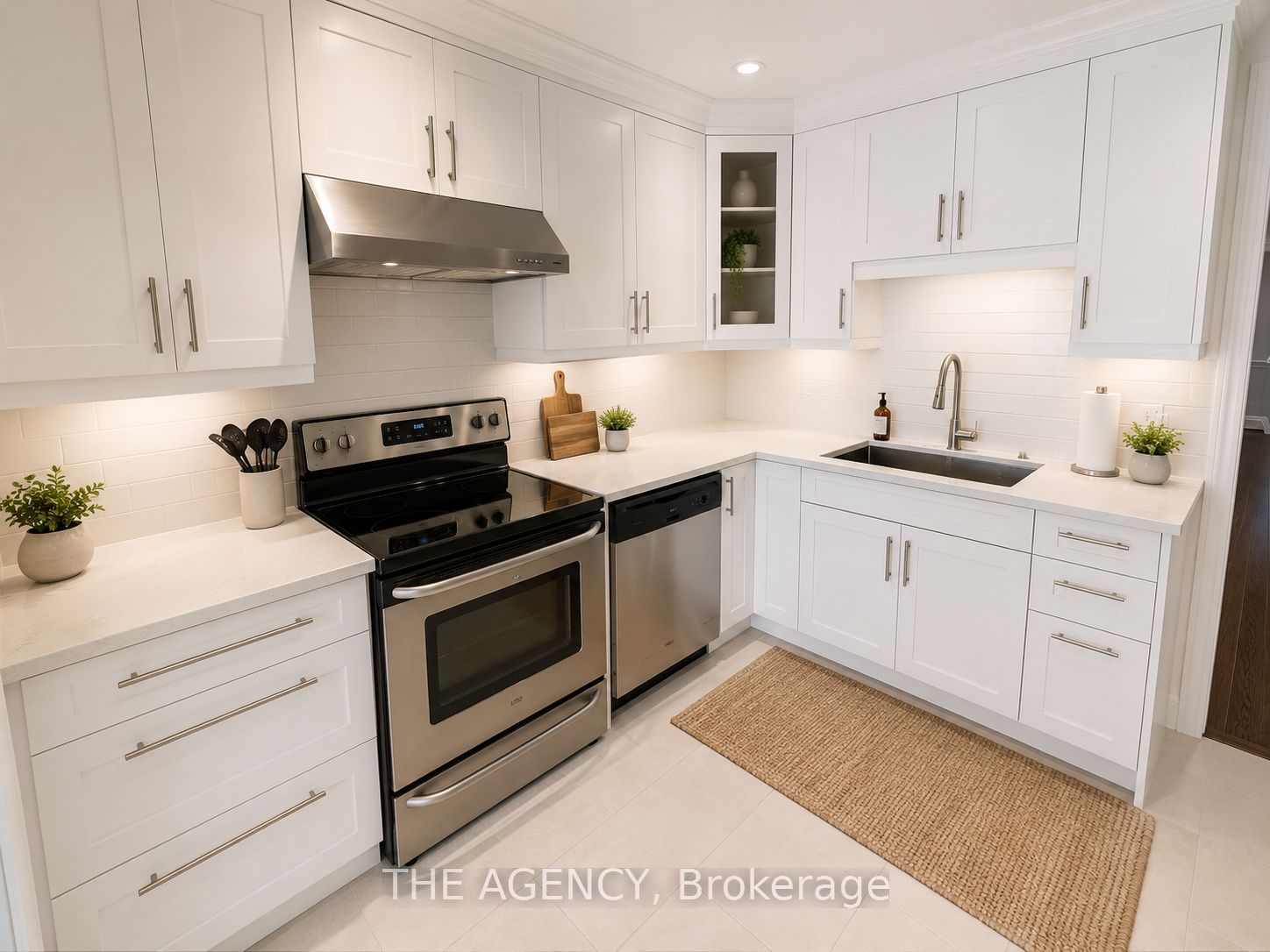 57 Highfield Road, Toronto, ON M4L 2T9 photo 3