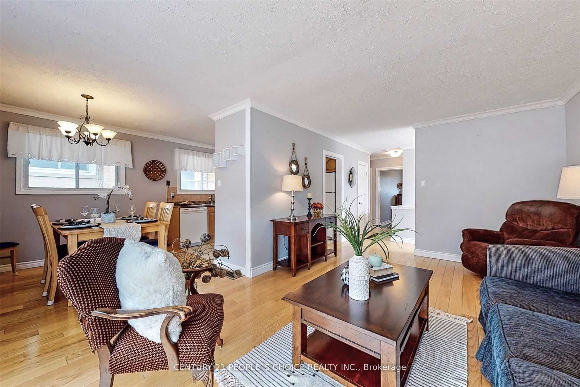 5 Mid Pines Road, Toronto, ON M1G 2L5 photo 2
