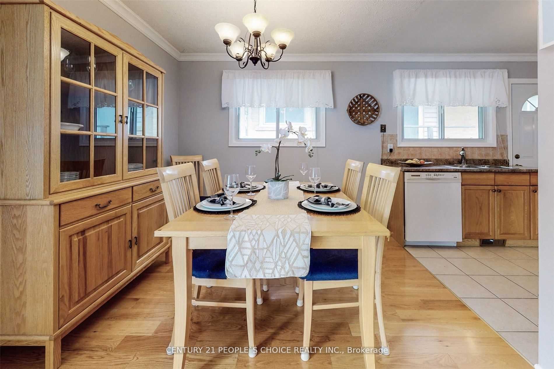 5 Mid Pines Road, Toronto, ON M1G 2L5 photo 4