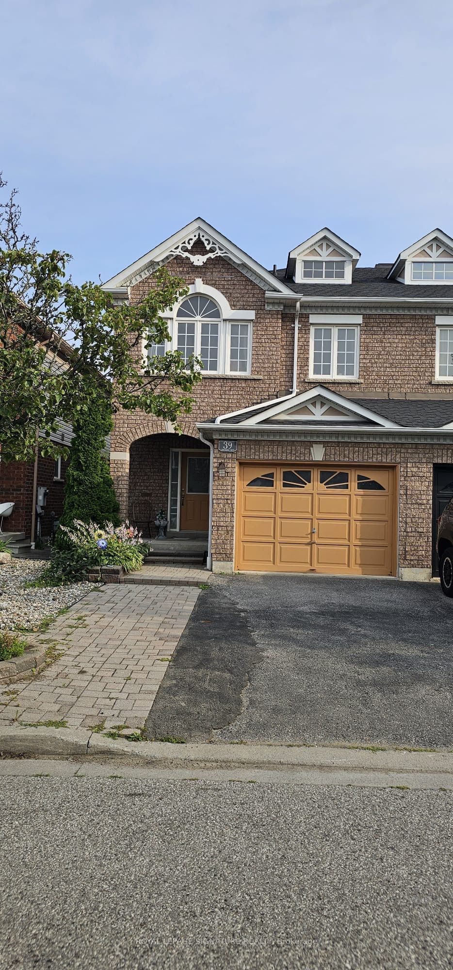 39 Jonesridge Drive, Ajax, ON L1T 0B3 photo 3