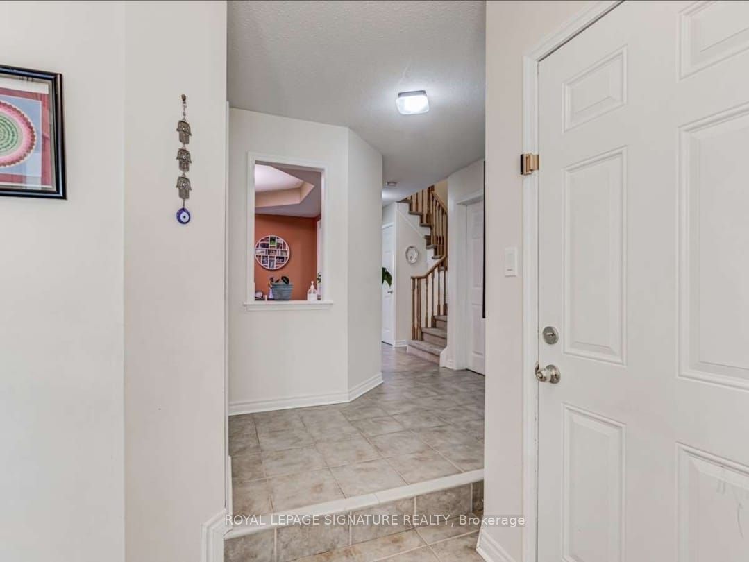 39 Jonesridge Drive, Ajax, ON L1T 0B3 photo 4