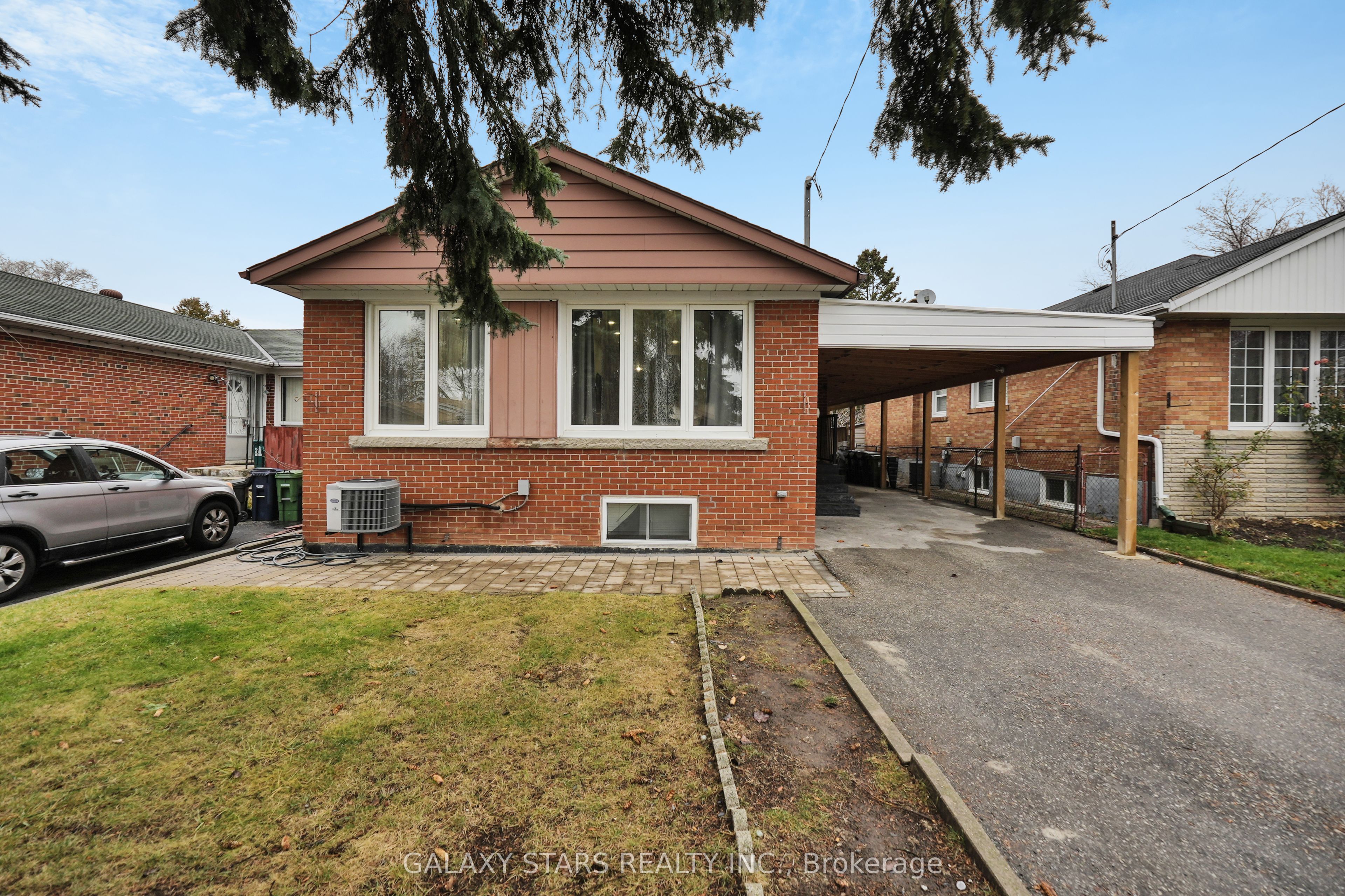 61 Gage Avenue, Toronto, ON M1J 1T7