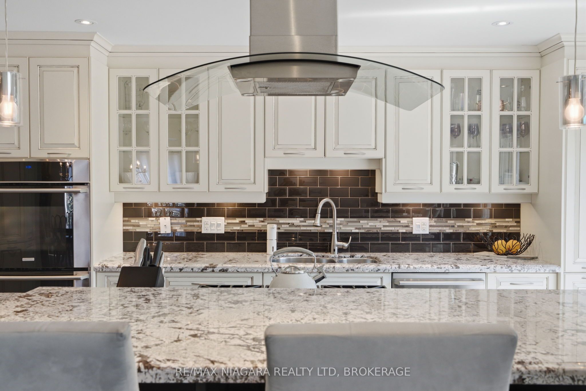 81 Gartshore Drive, Whitby, ON L1P 1N5 photo 5