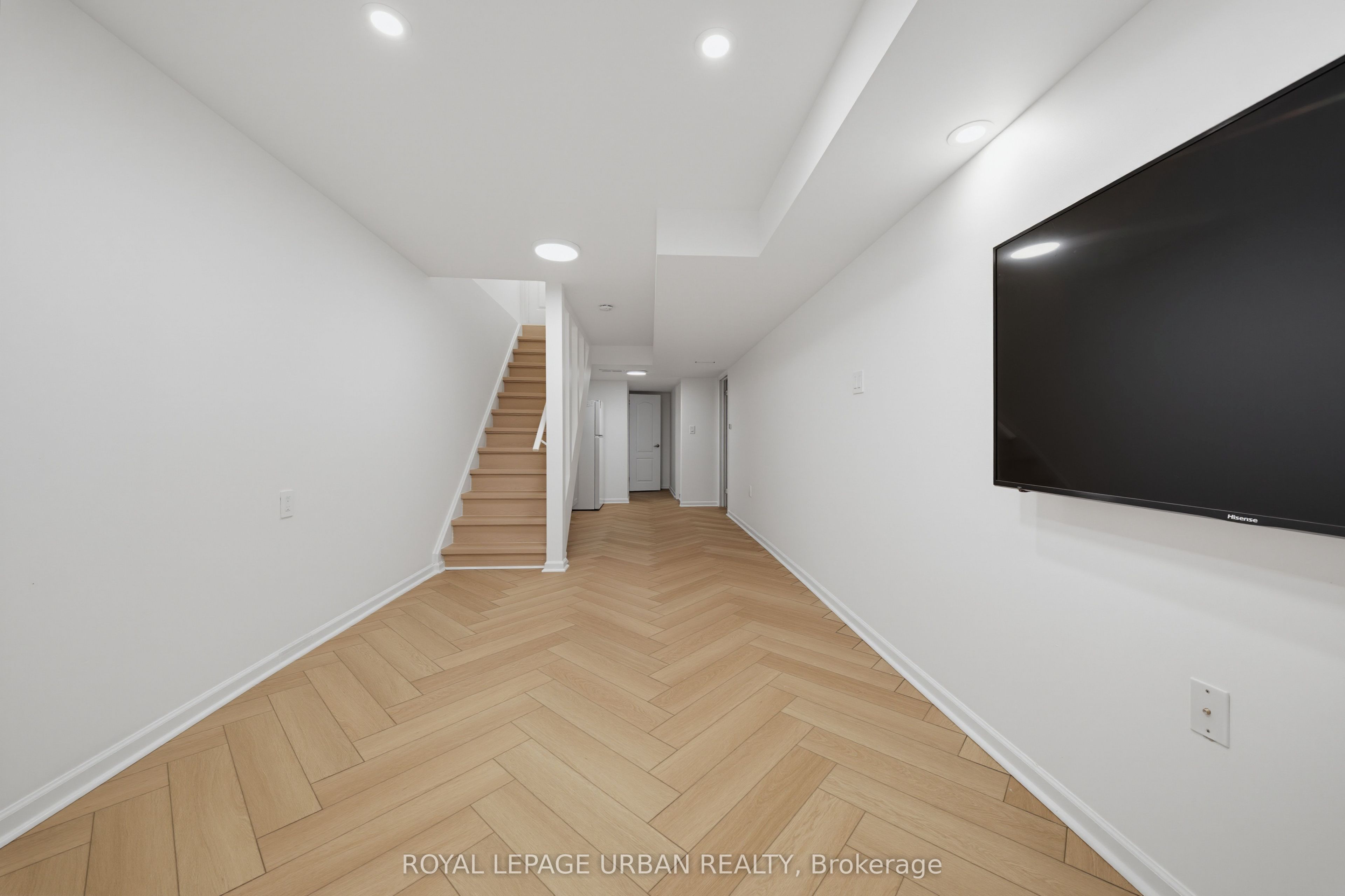 153 Craven Road Basement, Toronto, ON M4L 2Z4 photo 4