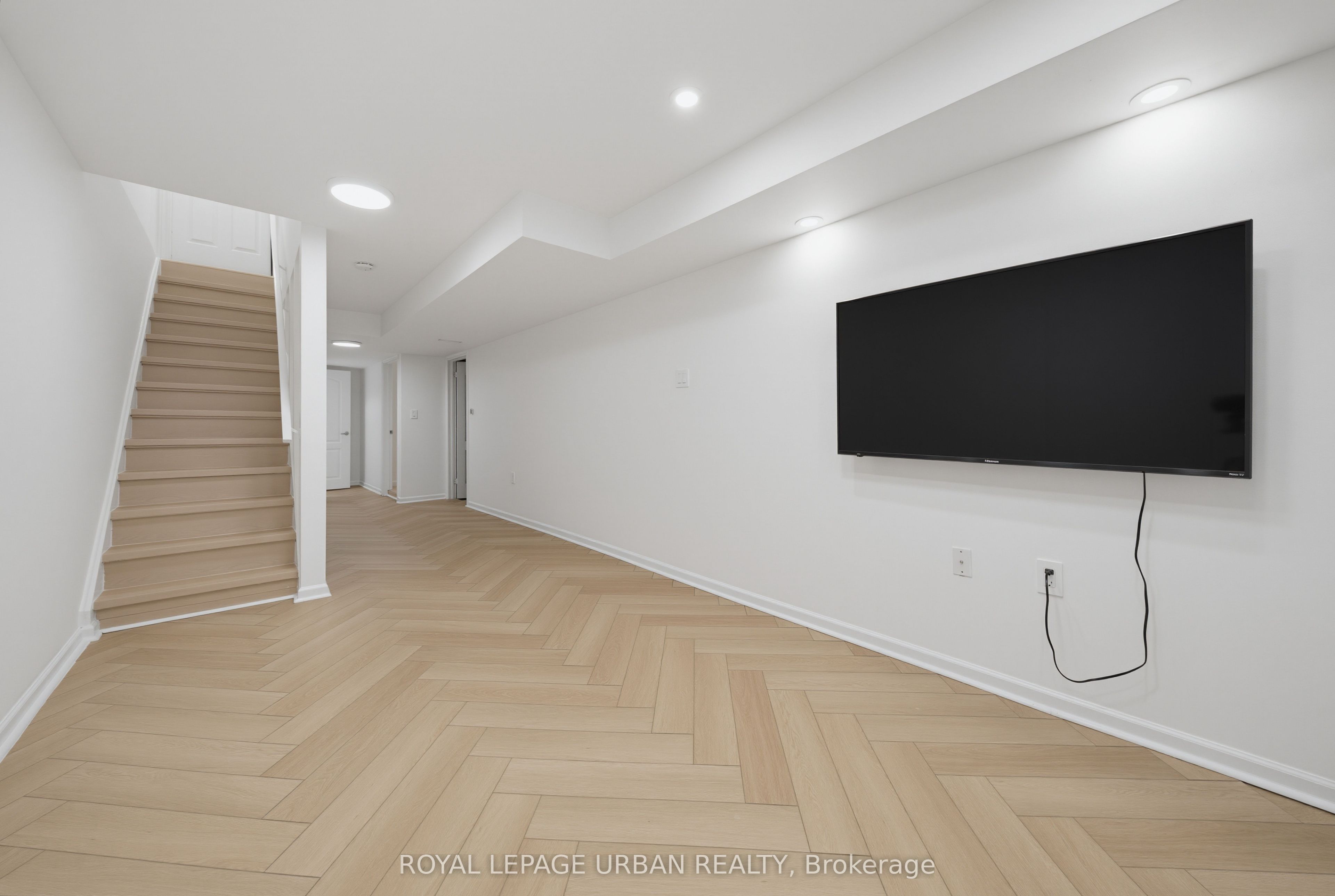 153 Craven Road Basement, Toronto, ON M4L 2Z4 photo 5