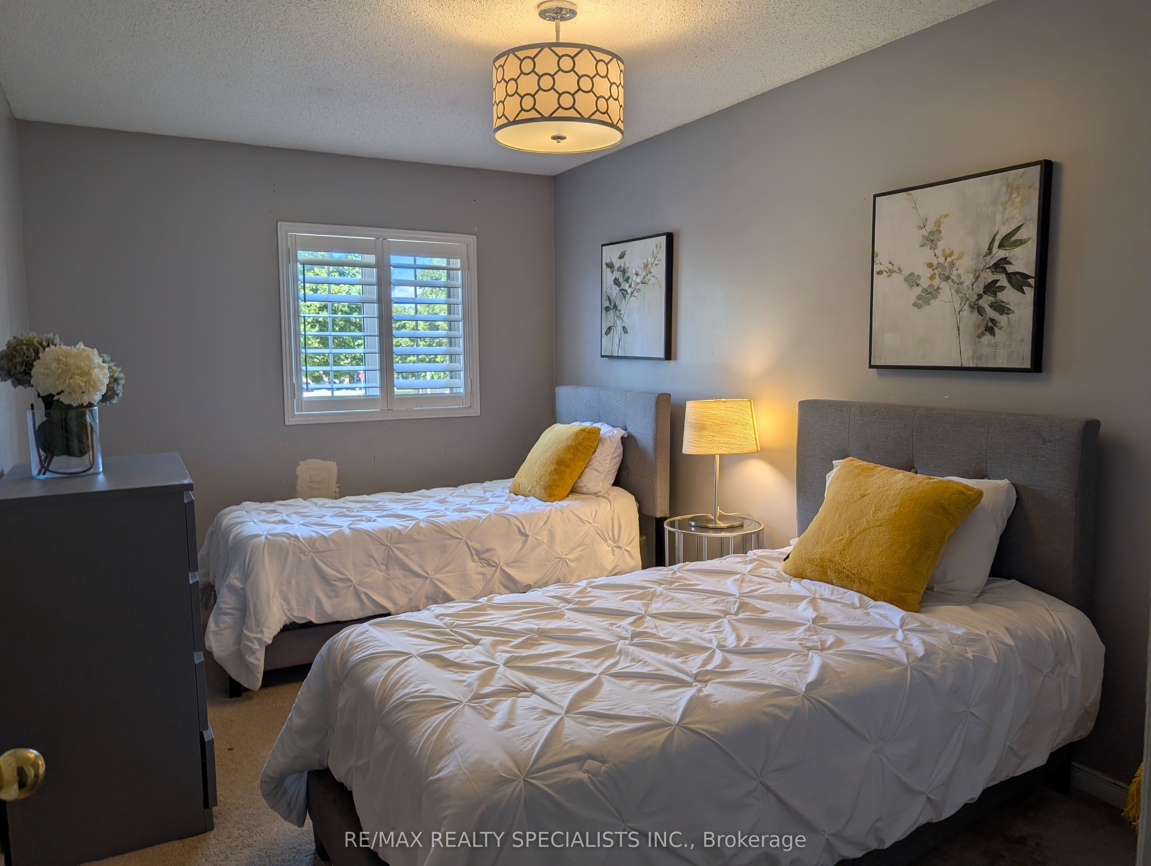 20 Thorp Crescent, Ajax, ON L1T 0G9 photo 3